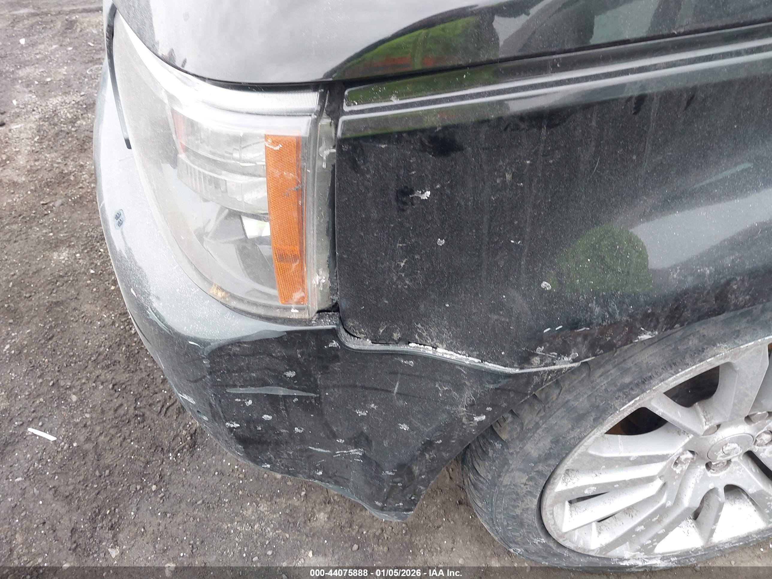 LAND ROVER image 6