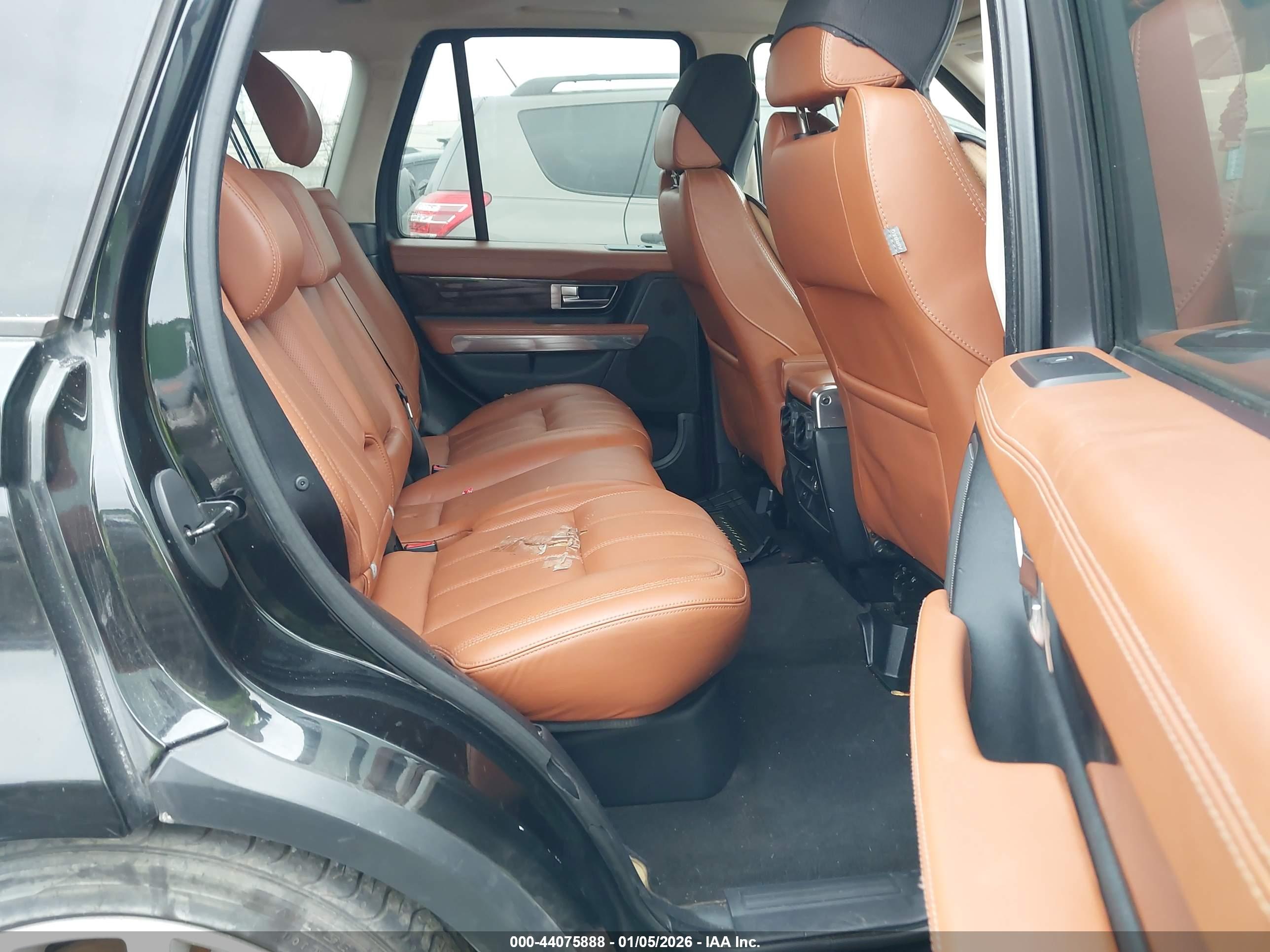 LAND ROVER image 8