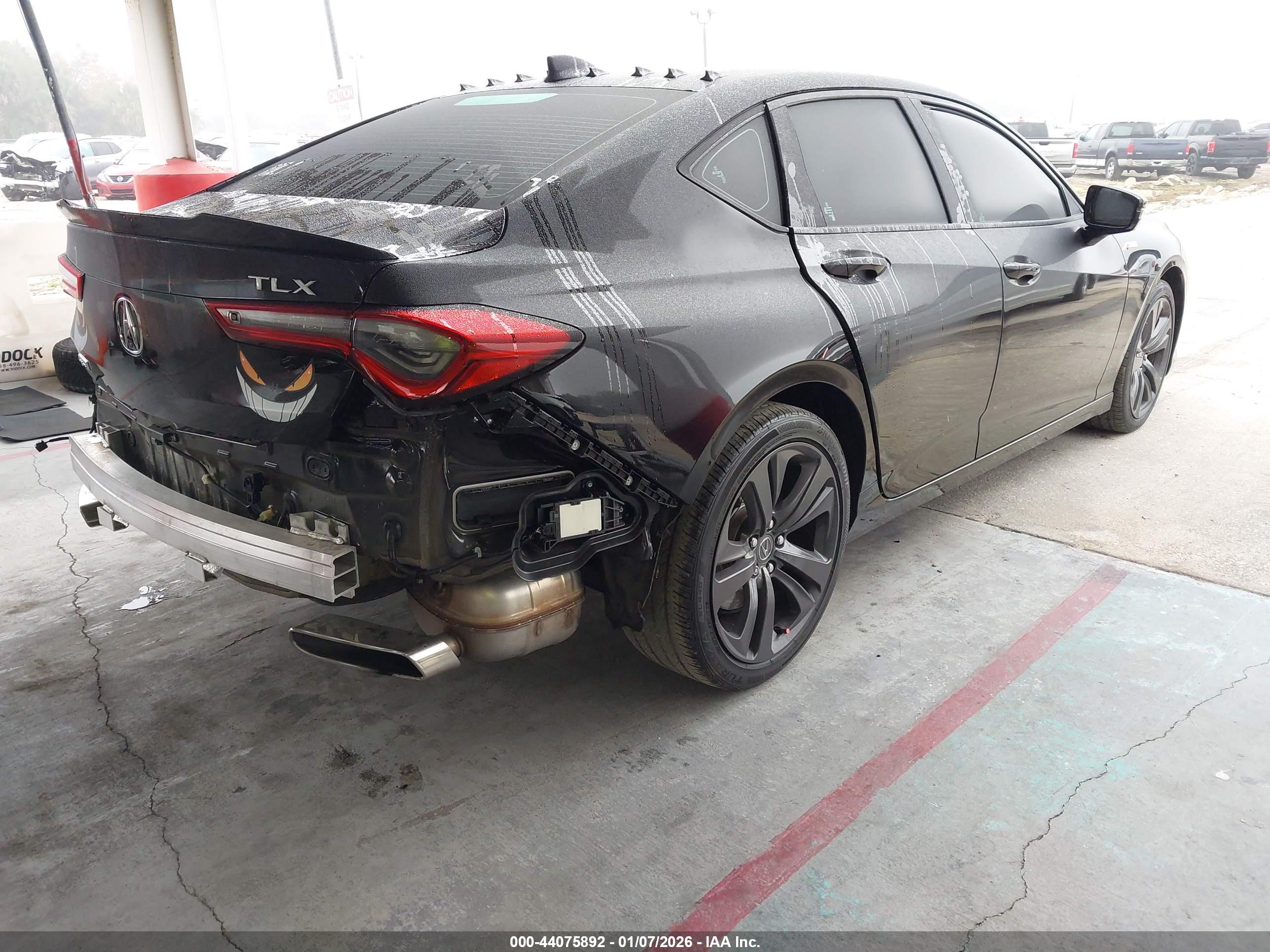 ACURA TLX image 4