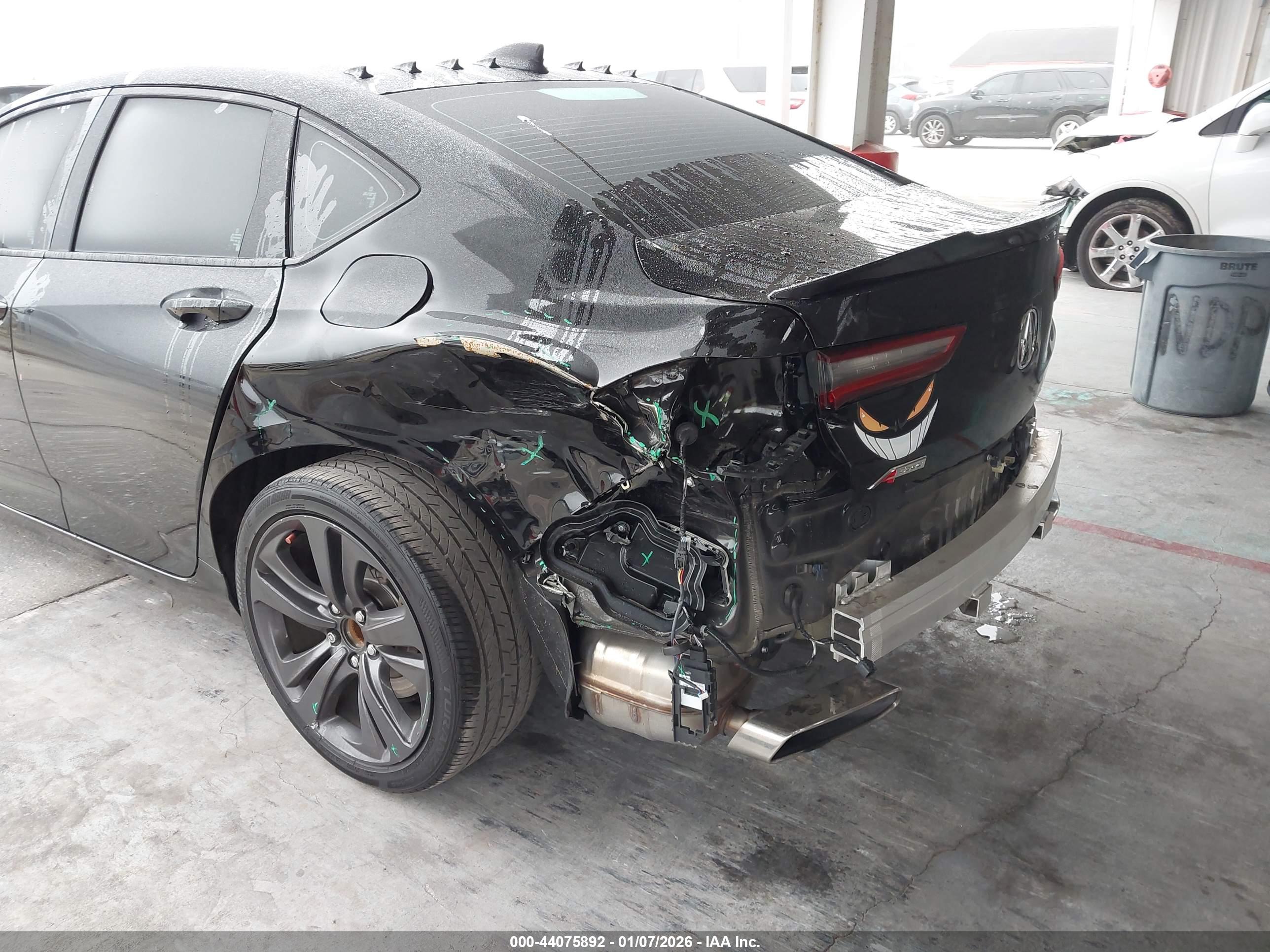 ACURA TLX image 6