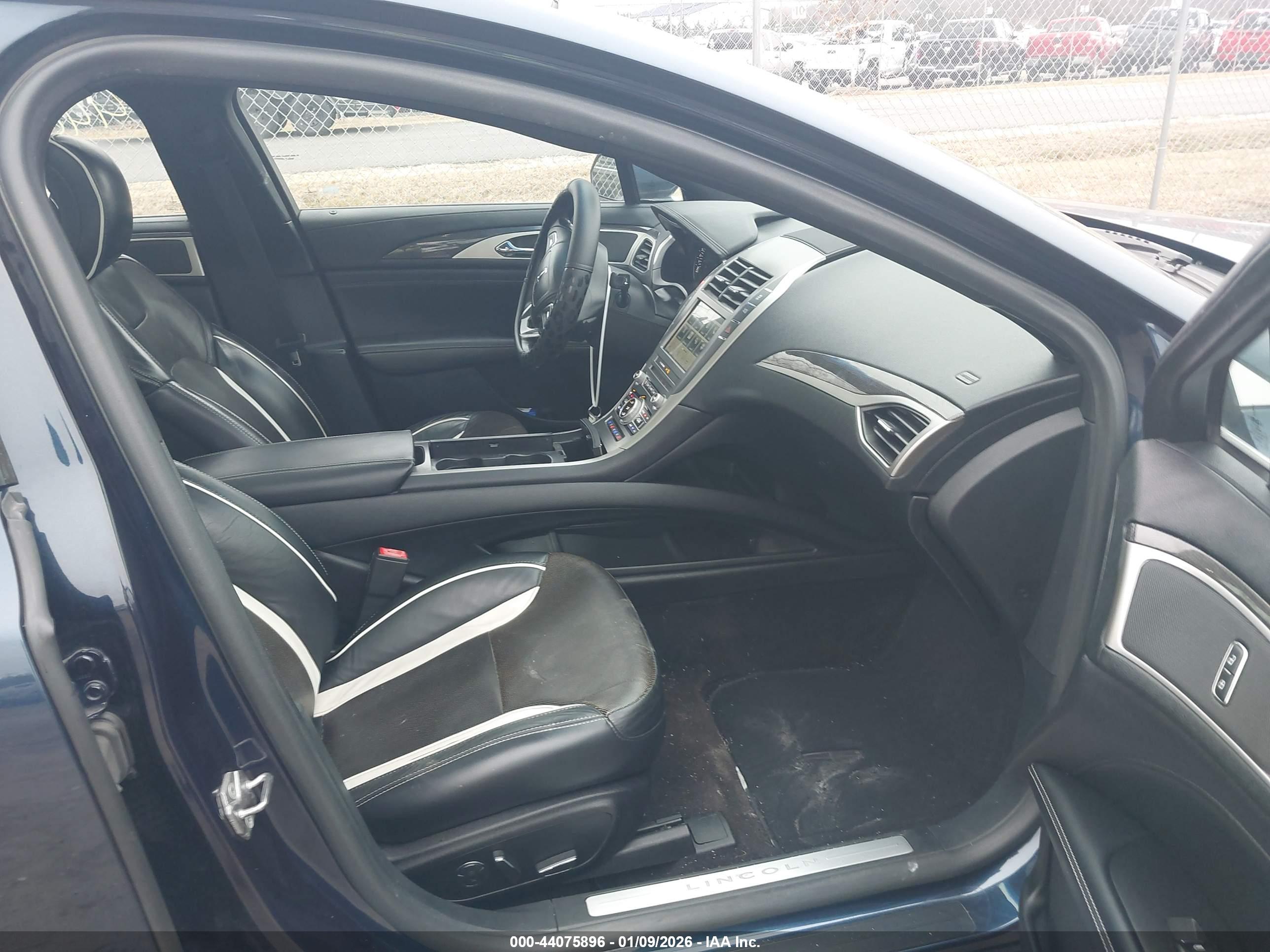 LINCOLN MKZ image 5