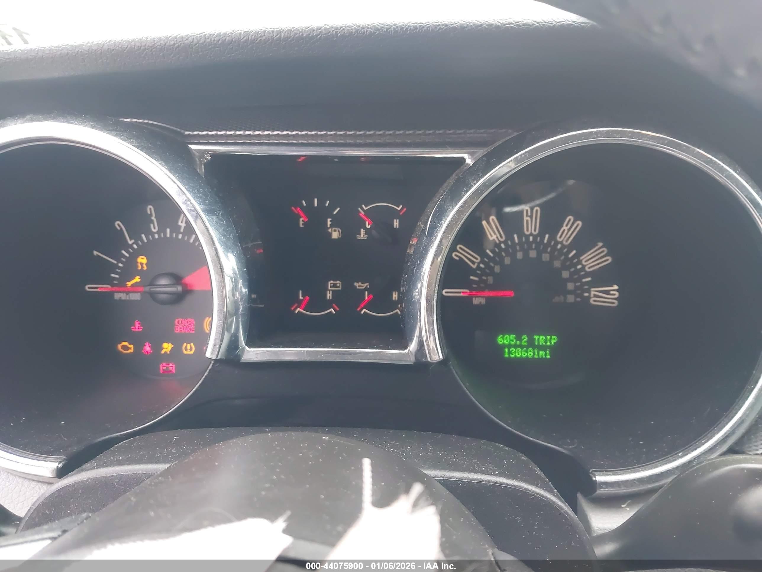 FORD MUSTANG image 7