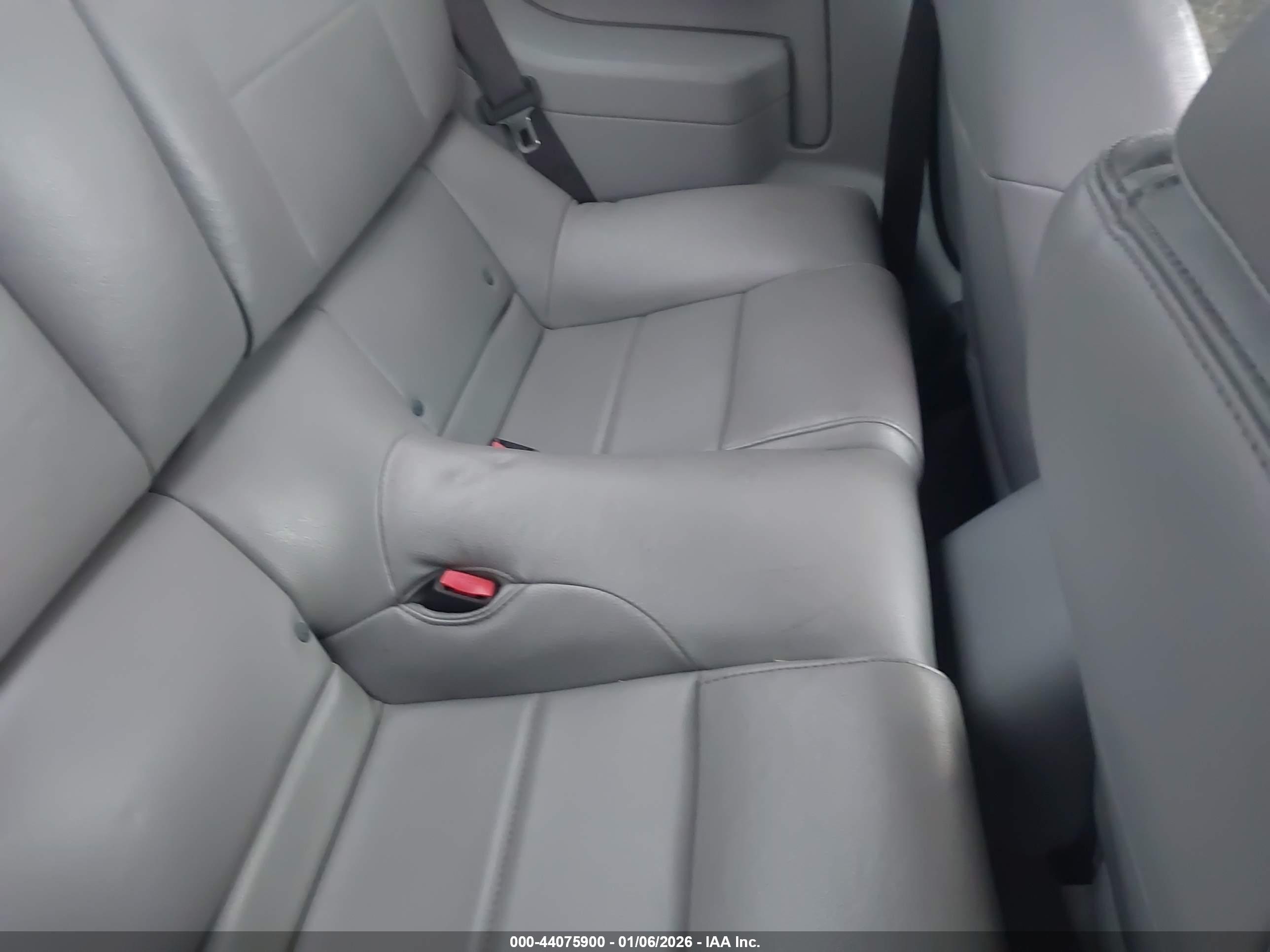 FORD MUSTANG image 8