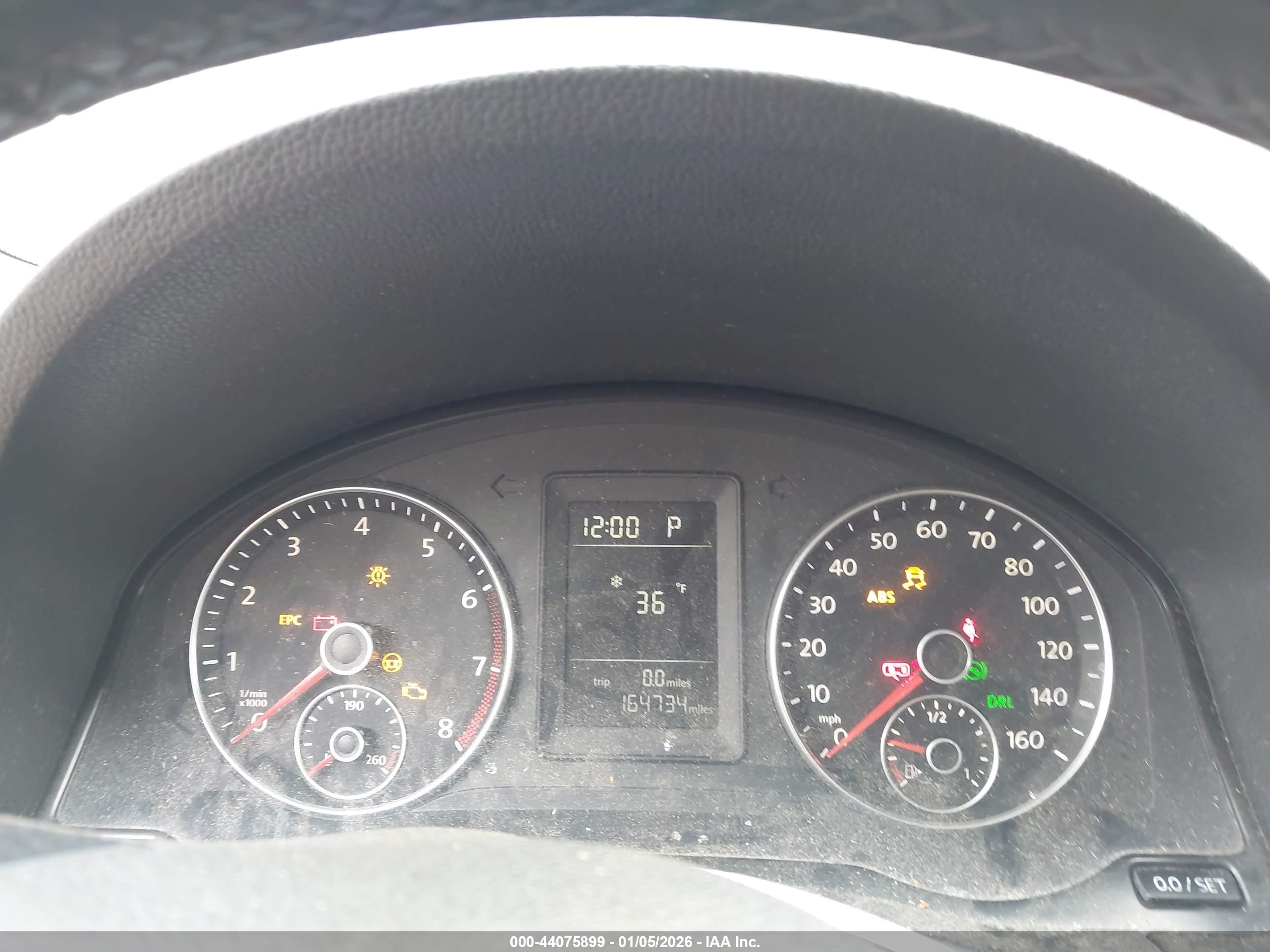 VOLKSWAGEN JETTA image 7