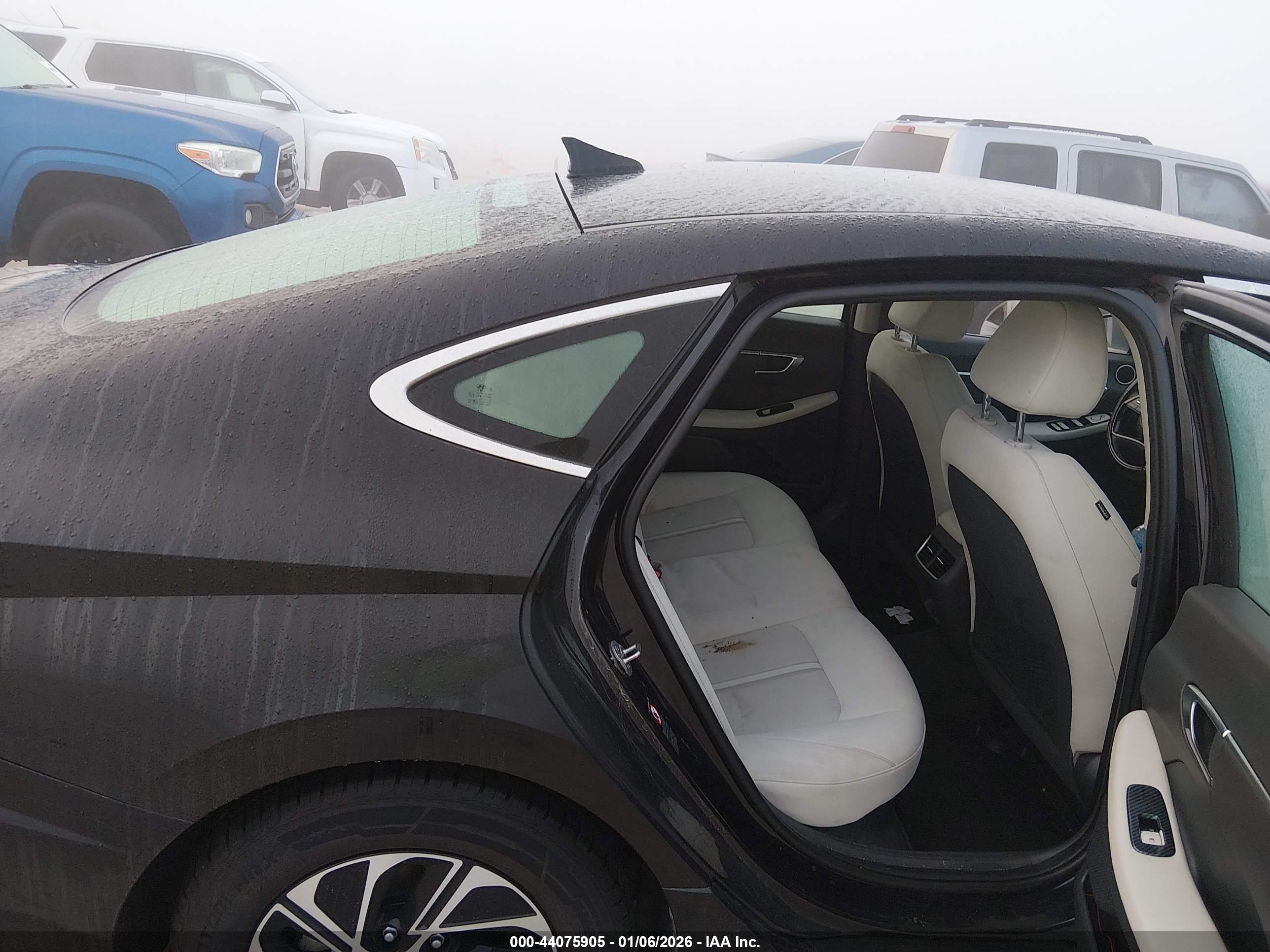 HYUNDAI SONATA image 8