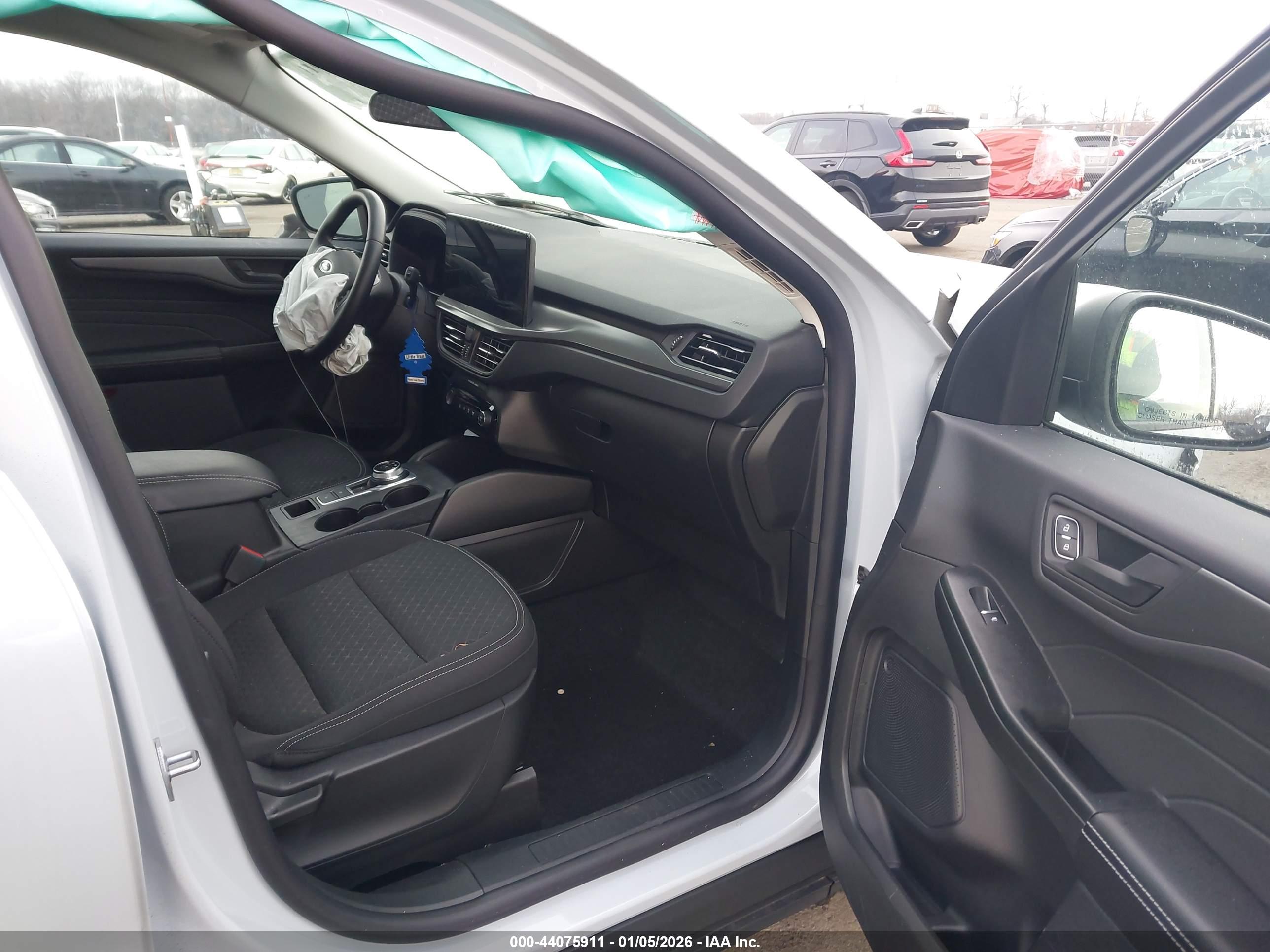 FORD ESCAPE image 5