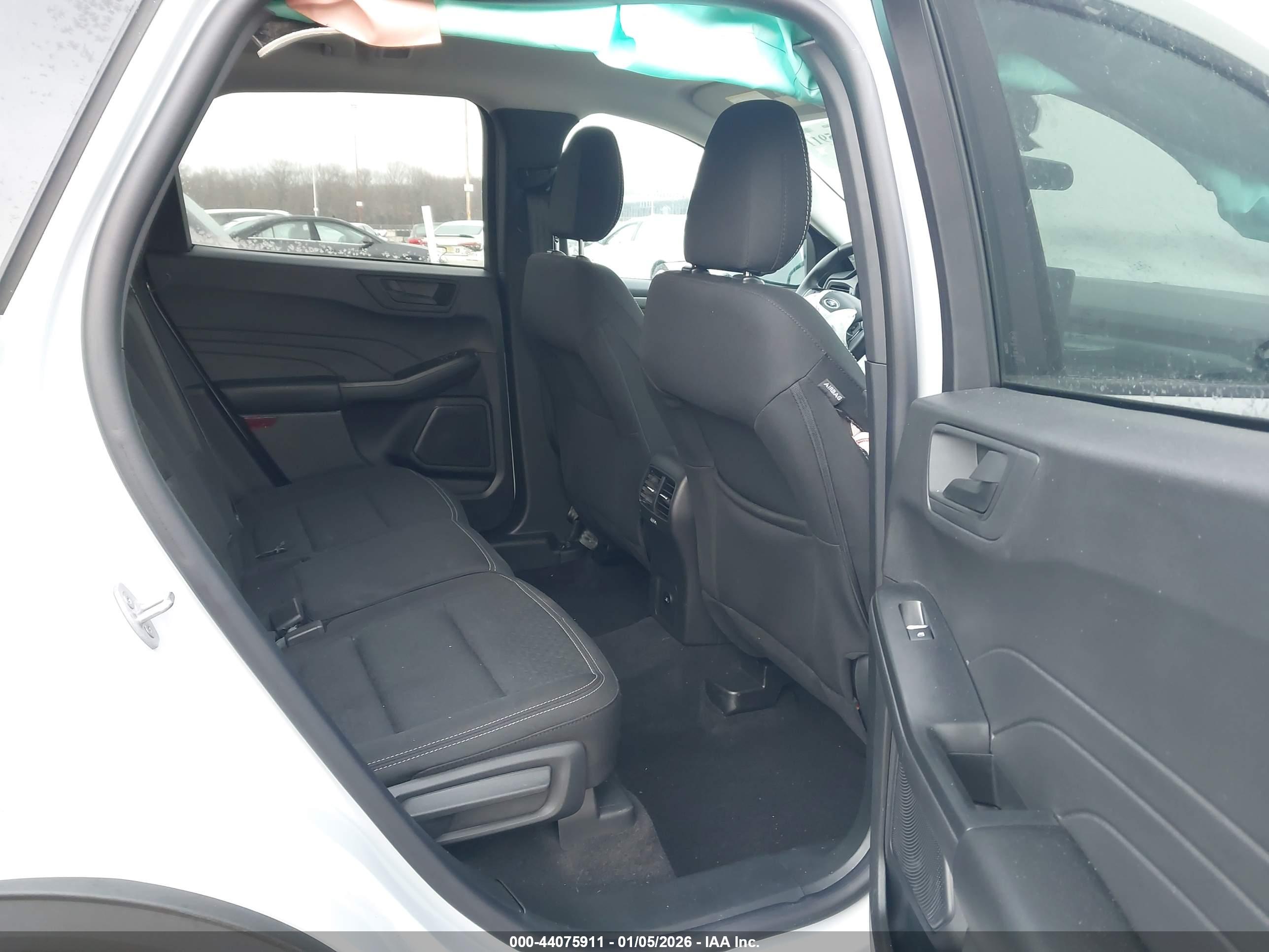 FORD ESCAPE image 8
