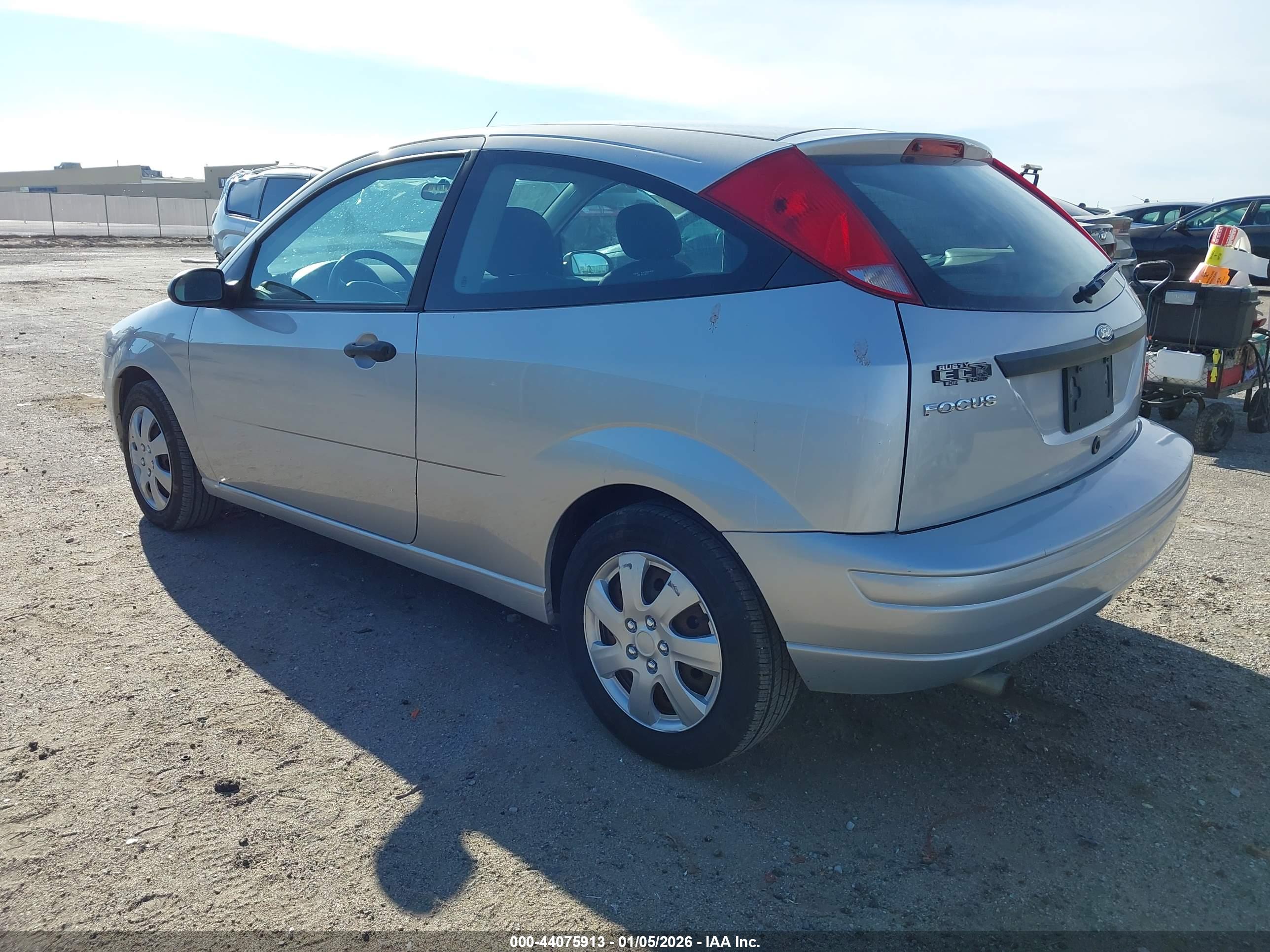 FORD FOCUS image 3