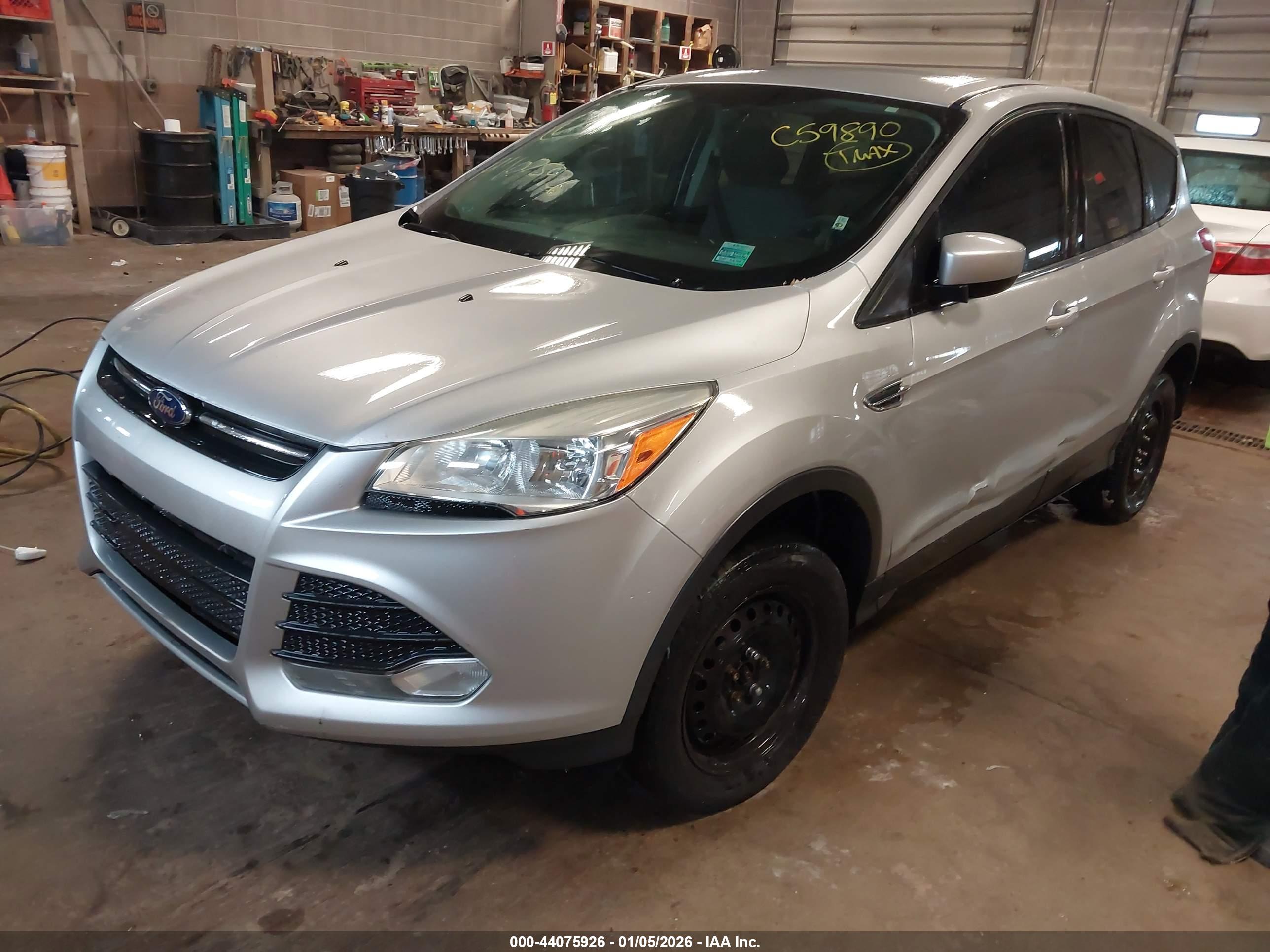FORD ESCAPE image 2