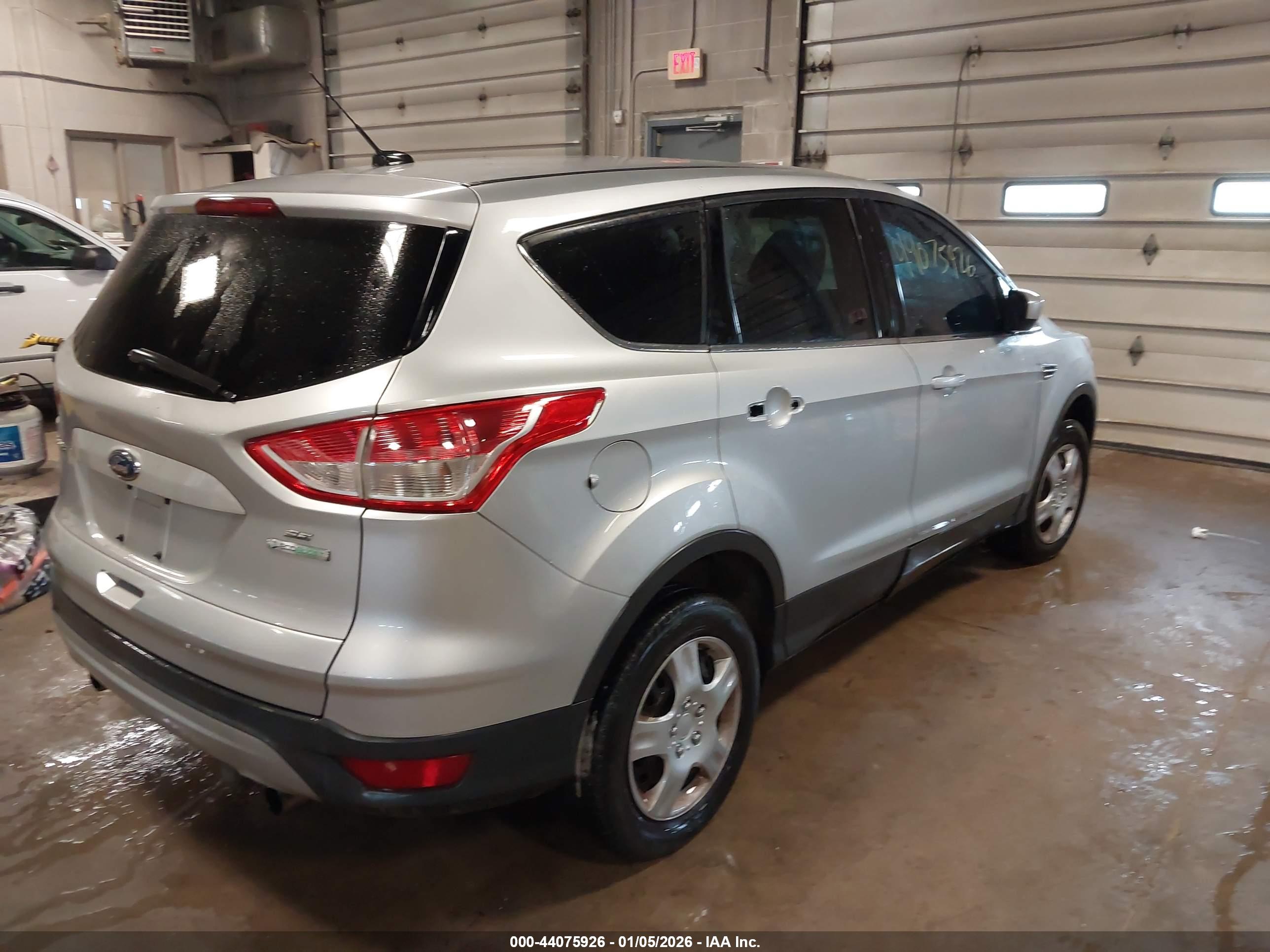 FORD ESCAPE image 4