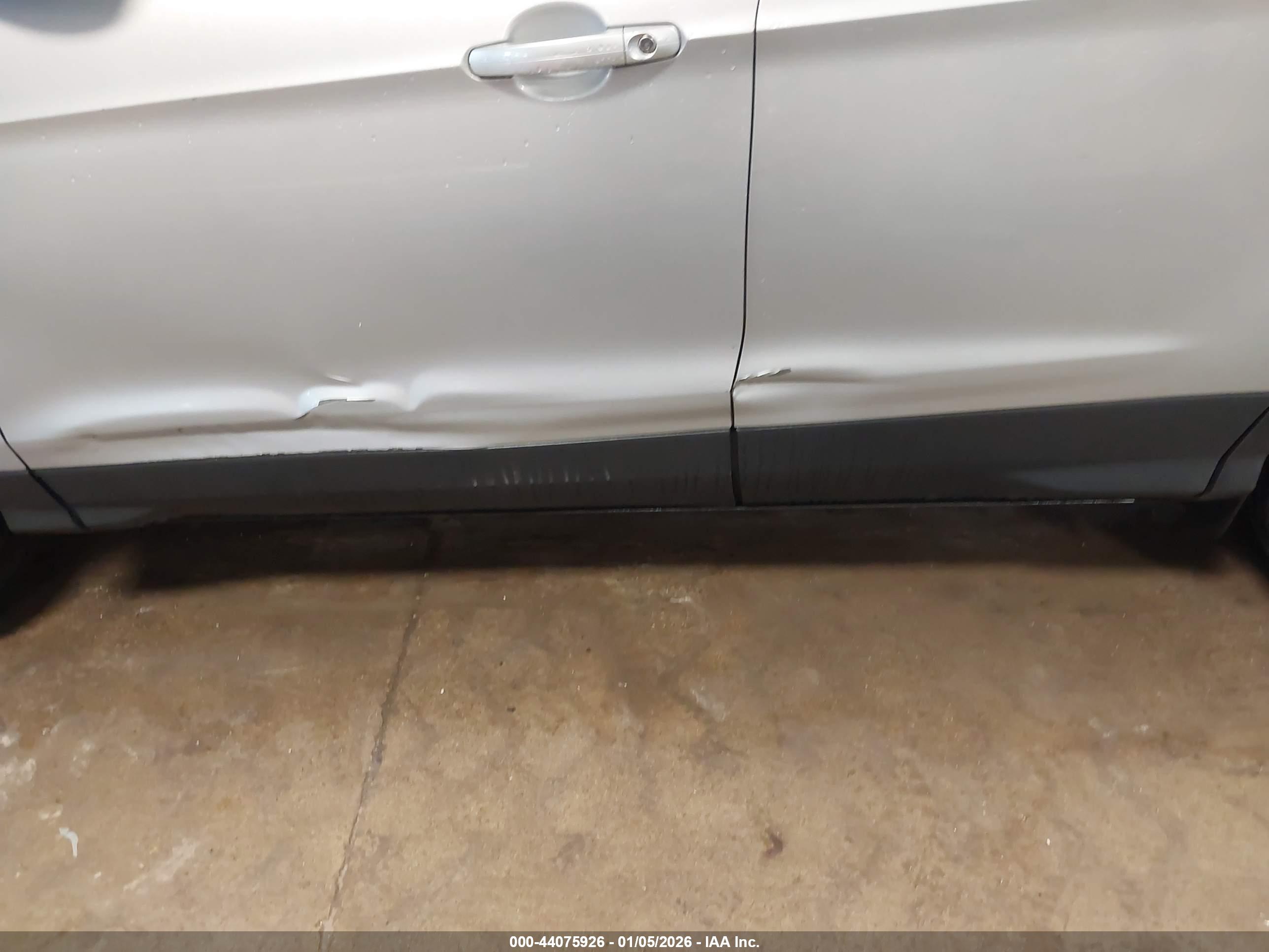 FORD ESCAPE image 6
