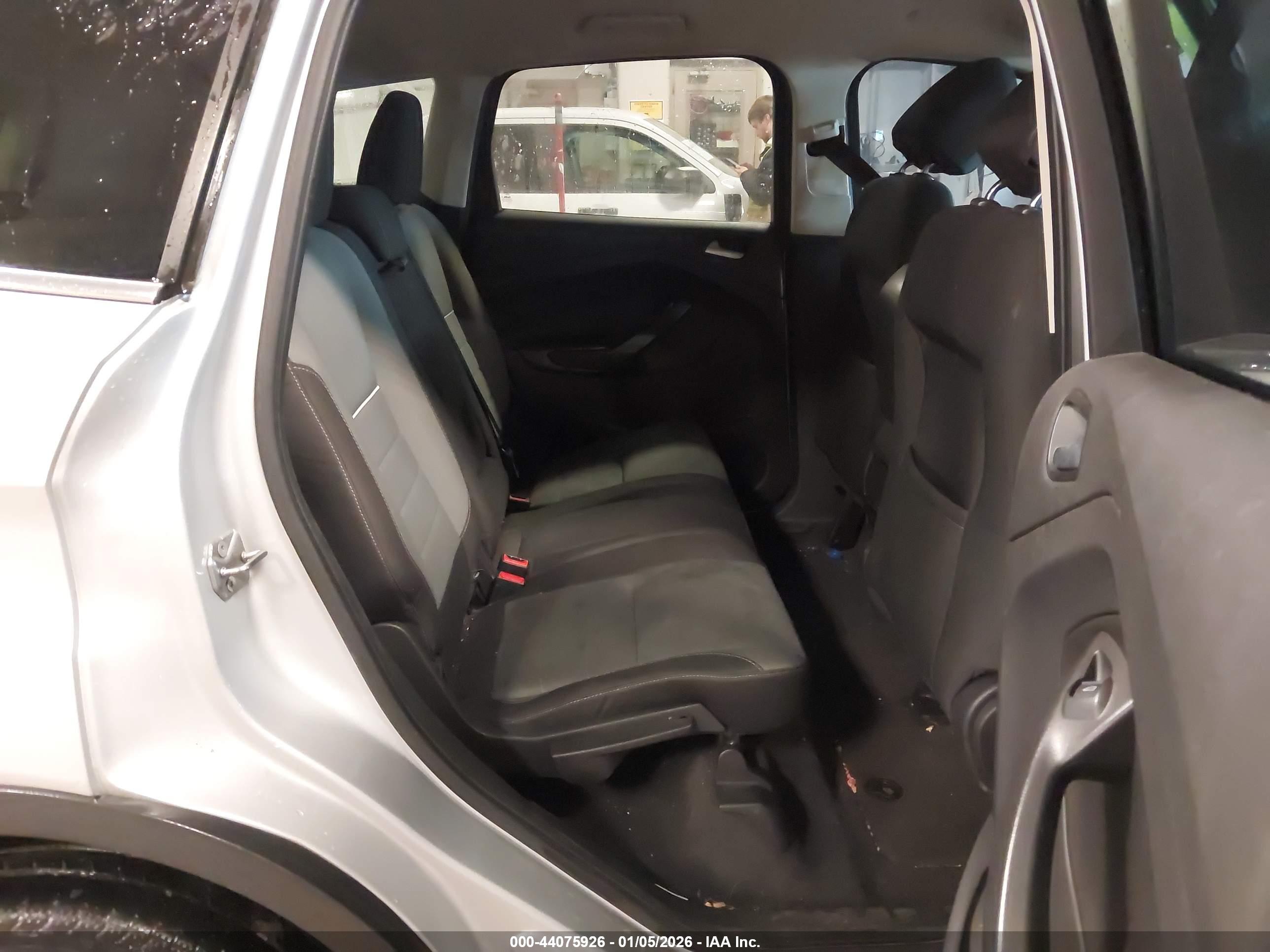 FORD ESCAPE image 8