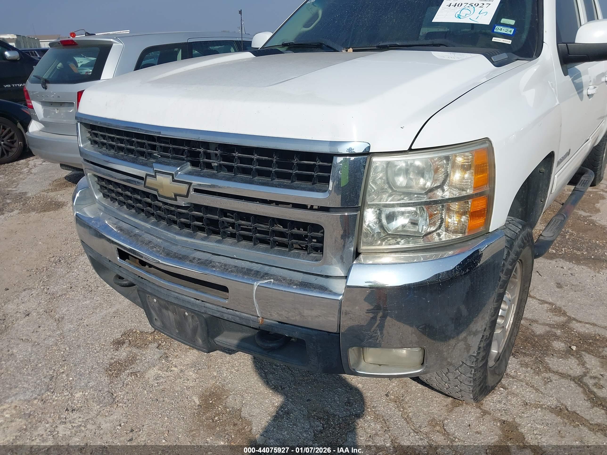 CHEVROLET SILVERADO image 6