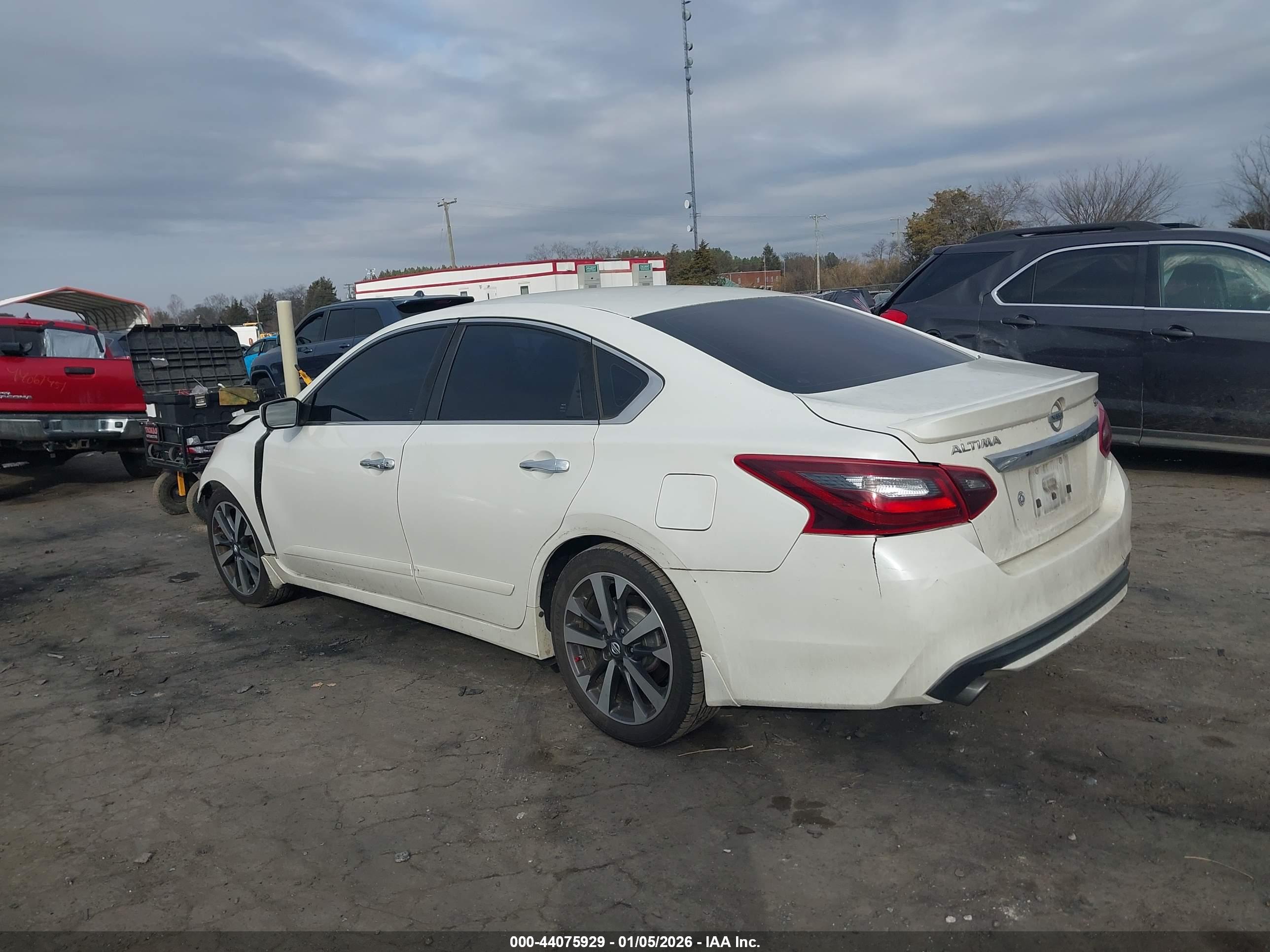 NISSAN ALTIMA image 3
