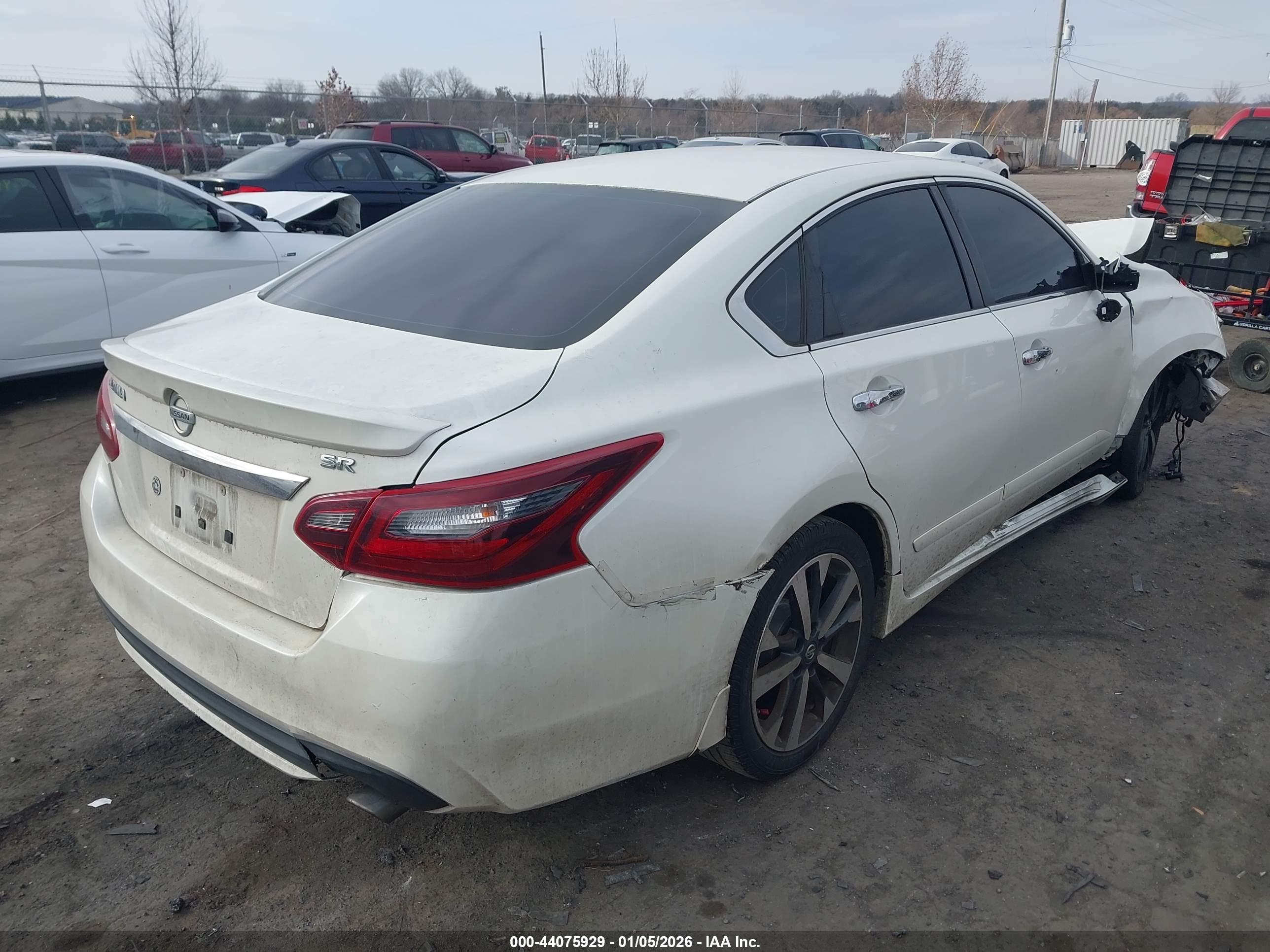 NISSAN ALTIMA image 4
