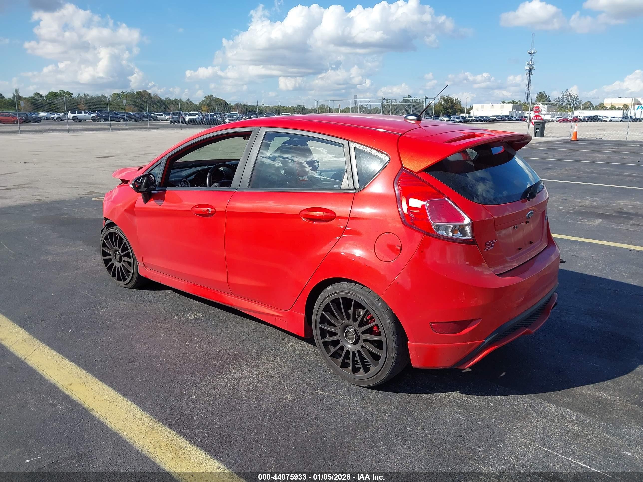 FORD FIESTA image 3
