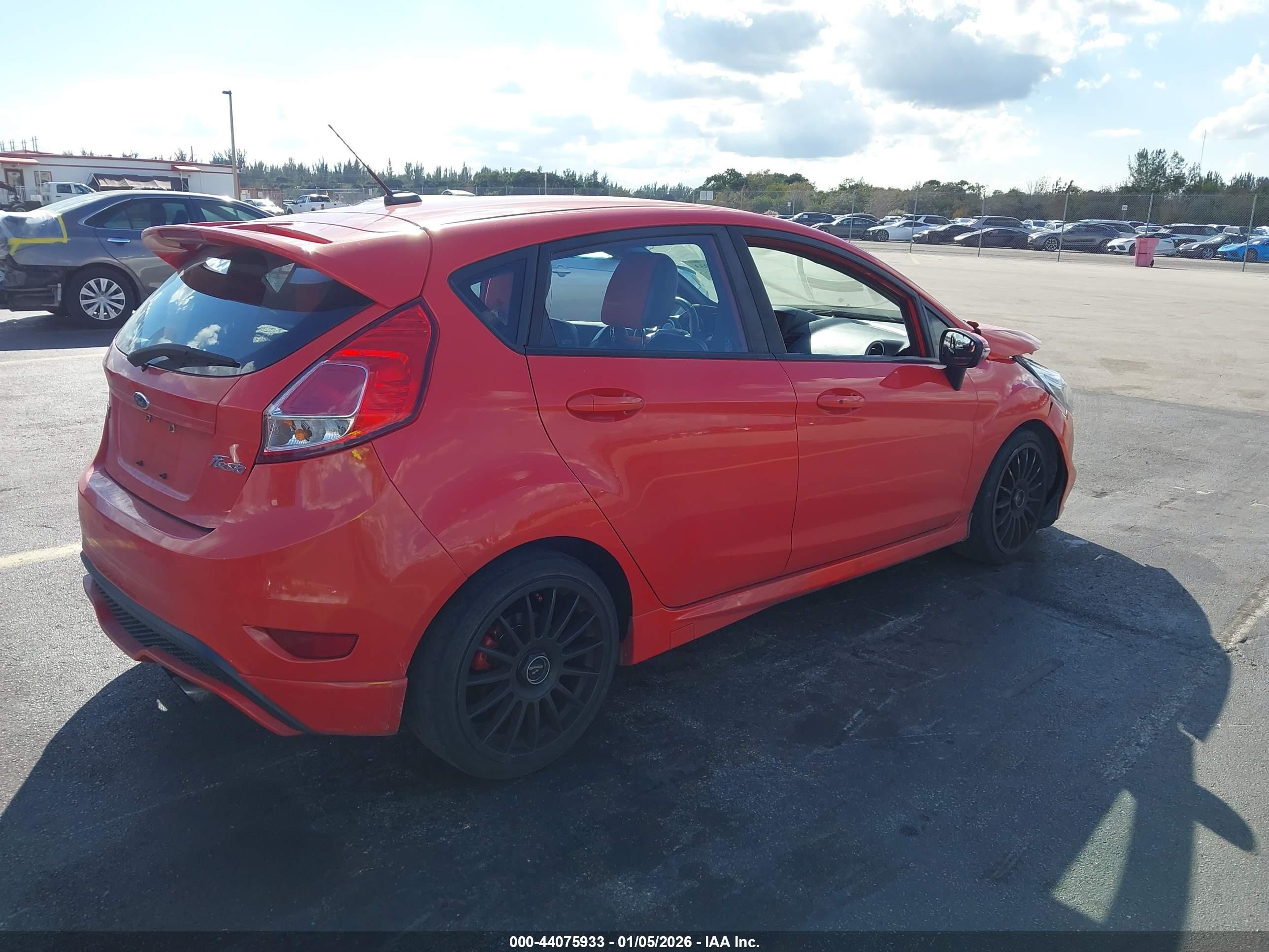 FORD FIESTA image 4