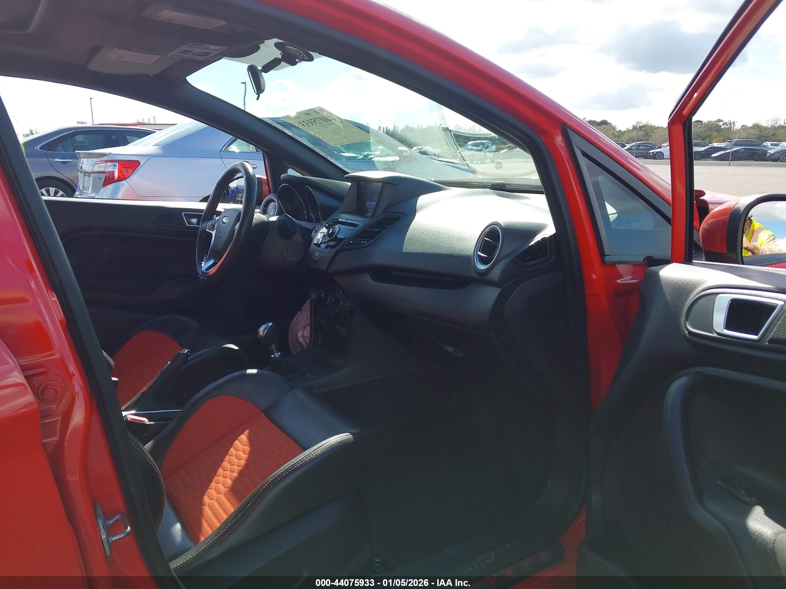 FORD FIESTA image 5