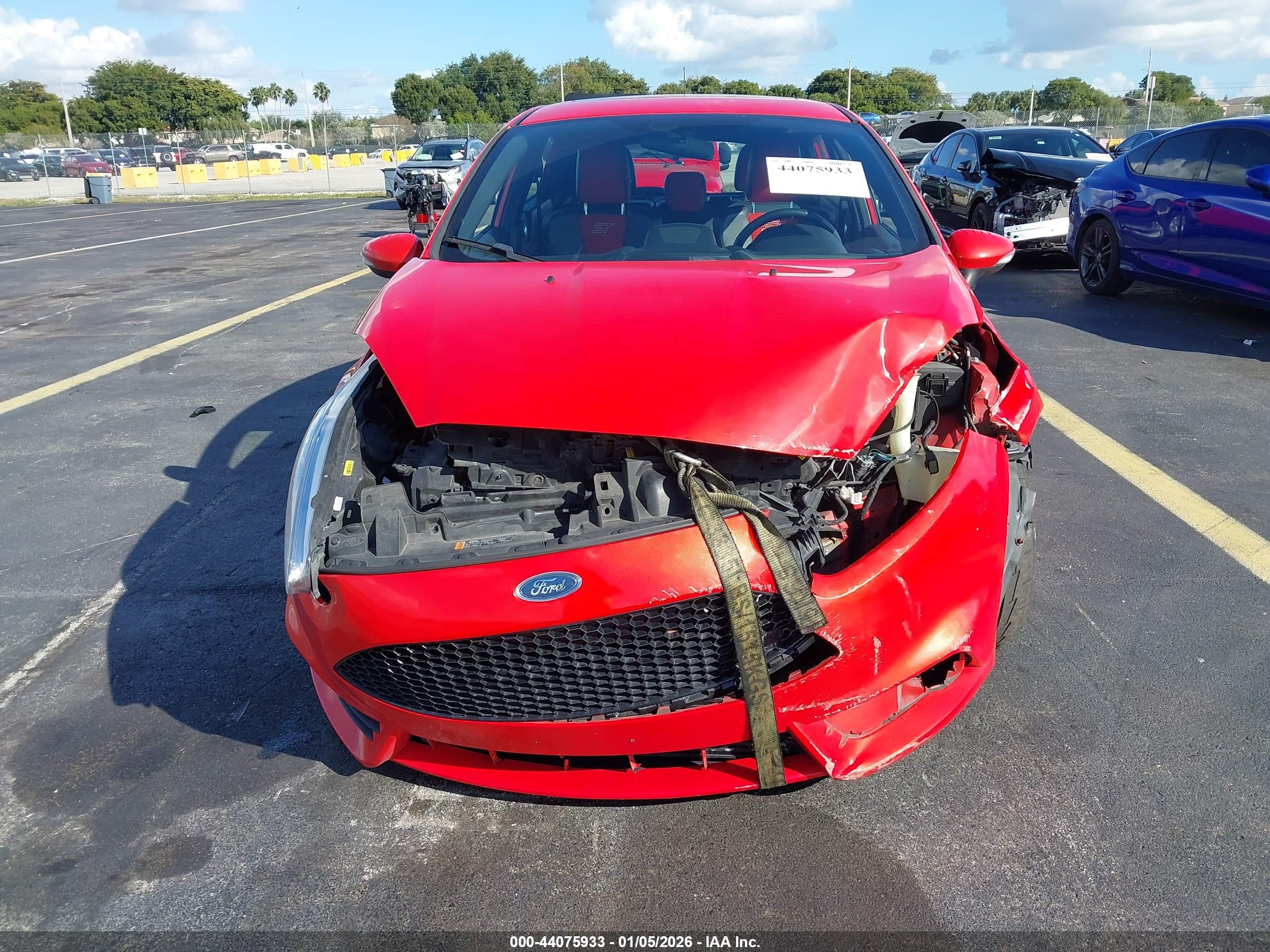 FORD FIESTA image 6