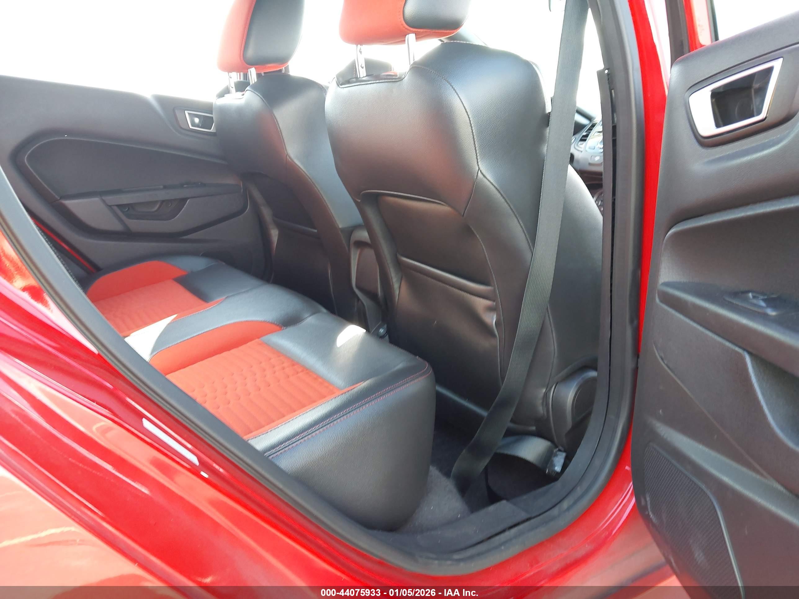 FORD FIESTA image 8