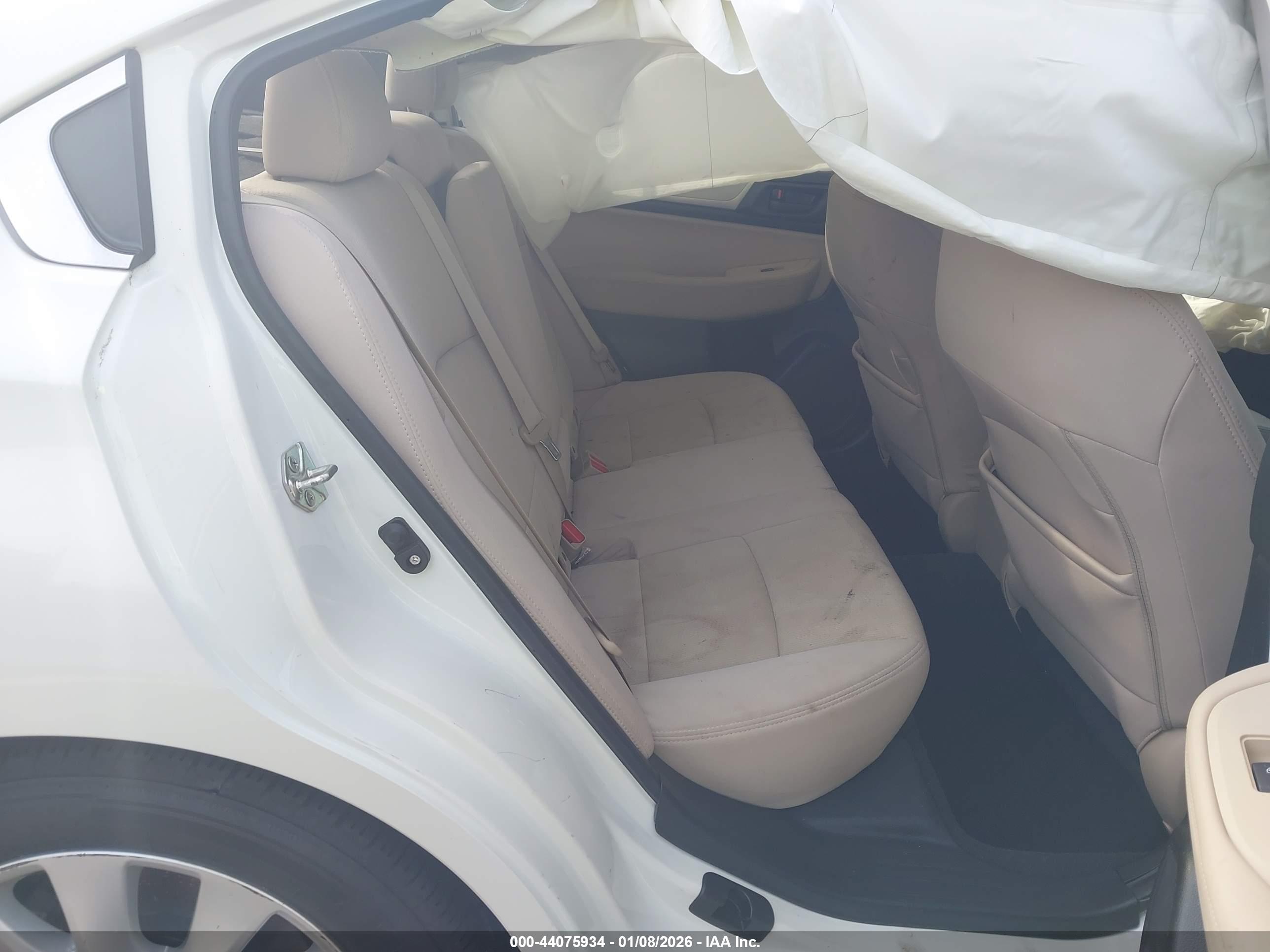 SUBARU LEGACY image 8