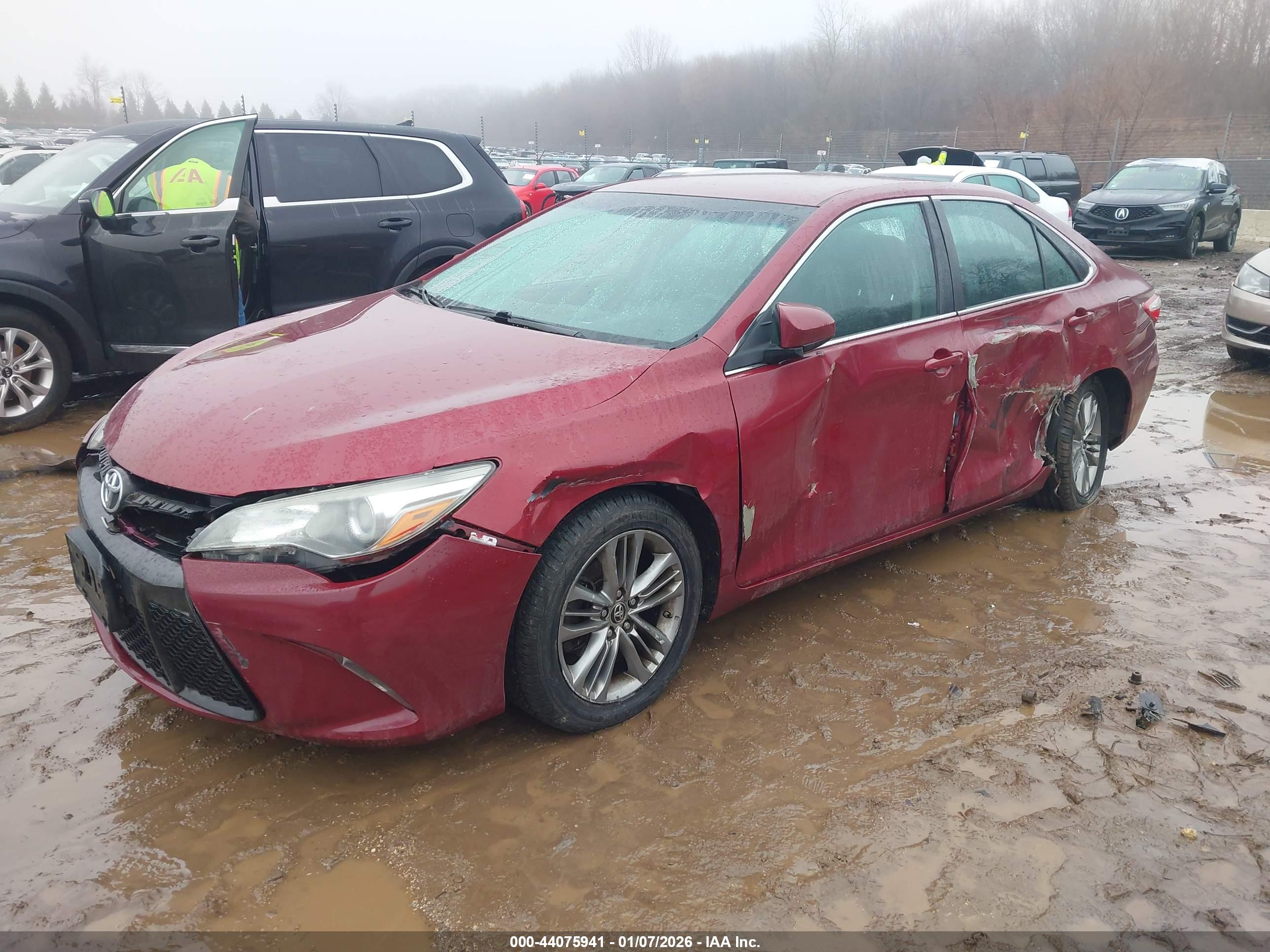 TOYOTA CAMRY image 2