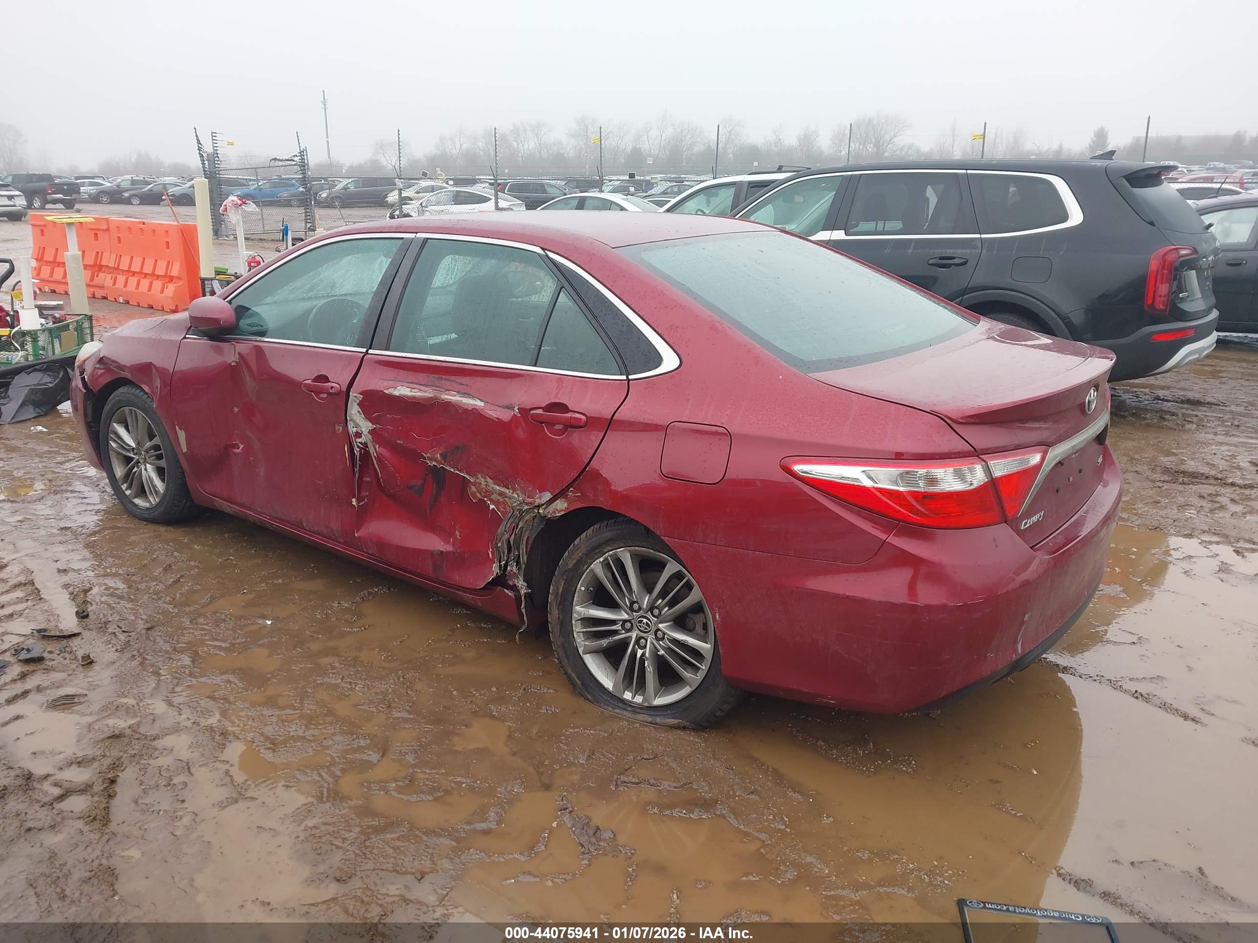 TOYOTA CAMRY image 3