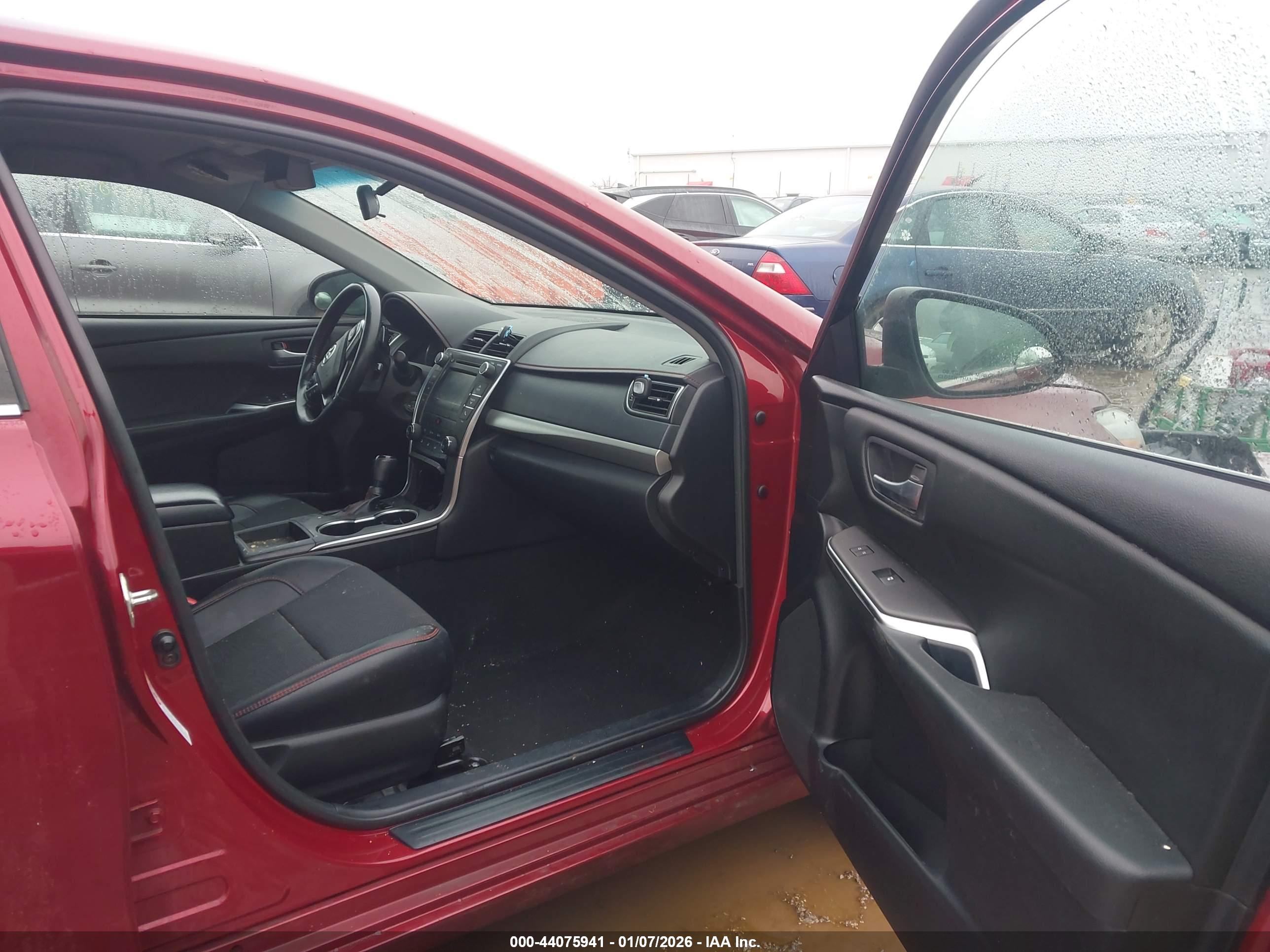 TOYOTA CAMRY image 5