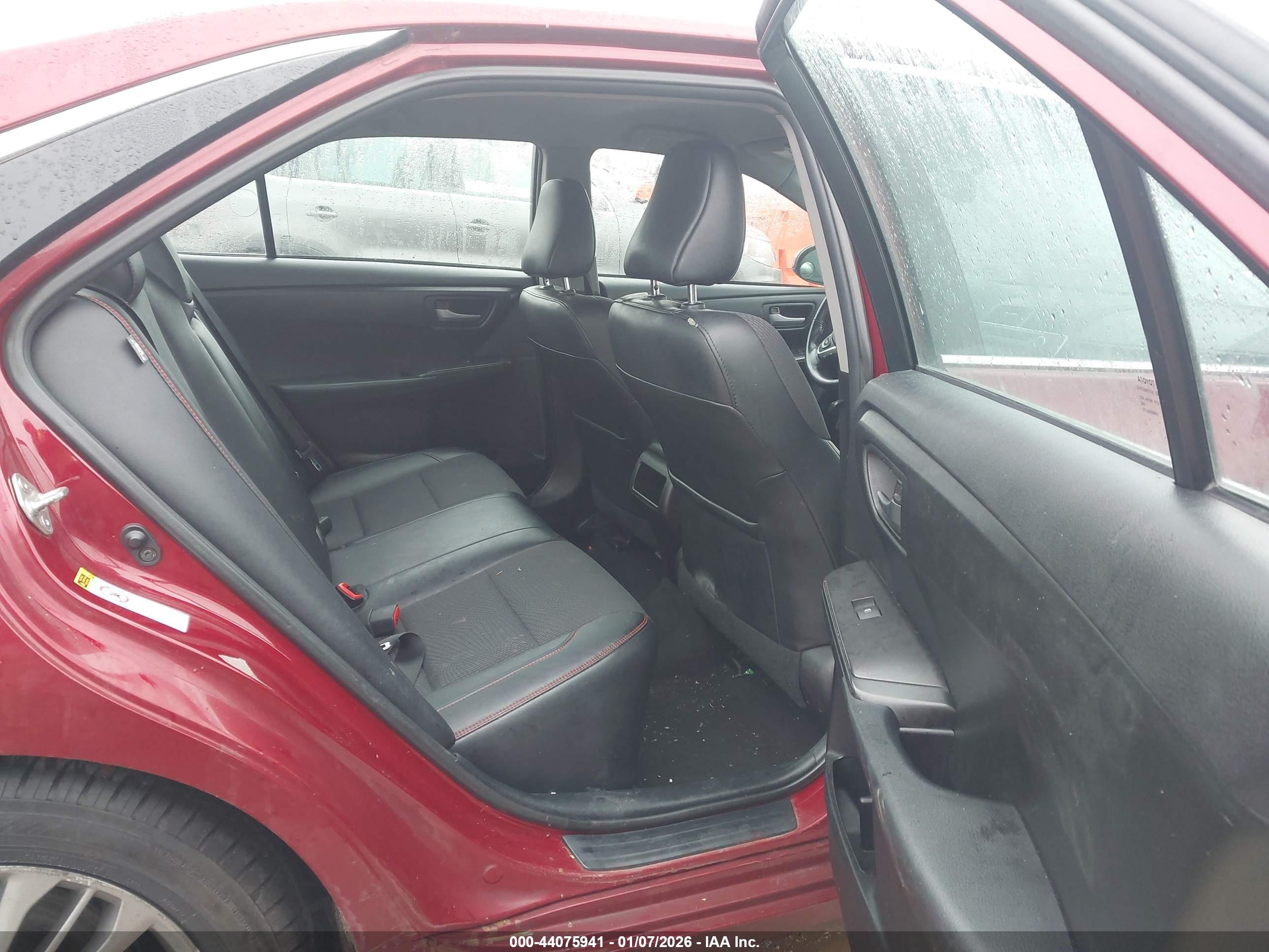 TOYOTA CAMRY image 8
