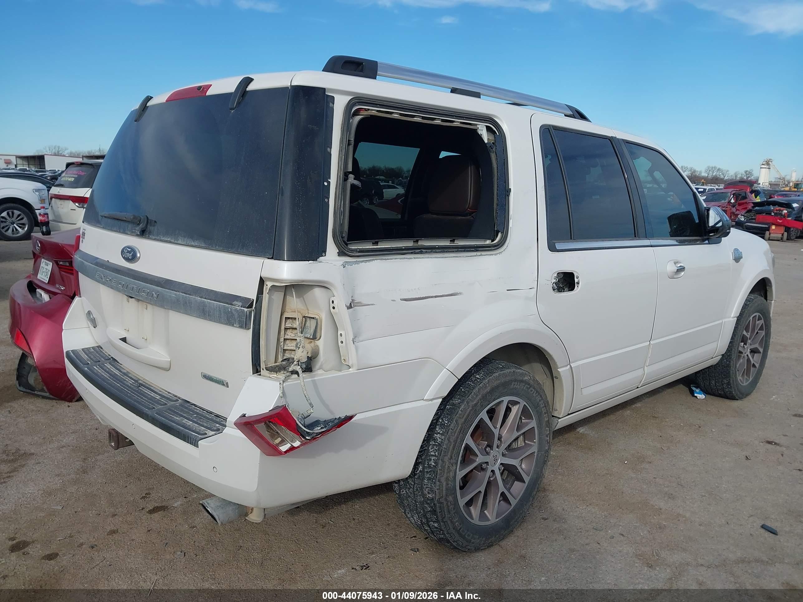 FORD EXPEDITION image 4