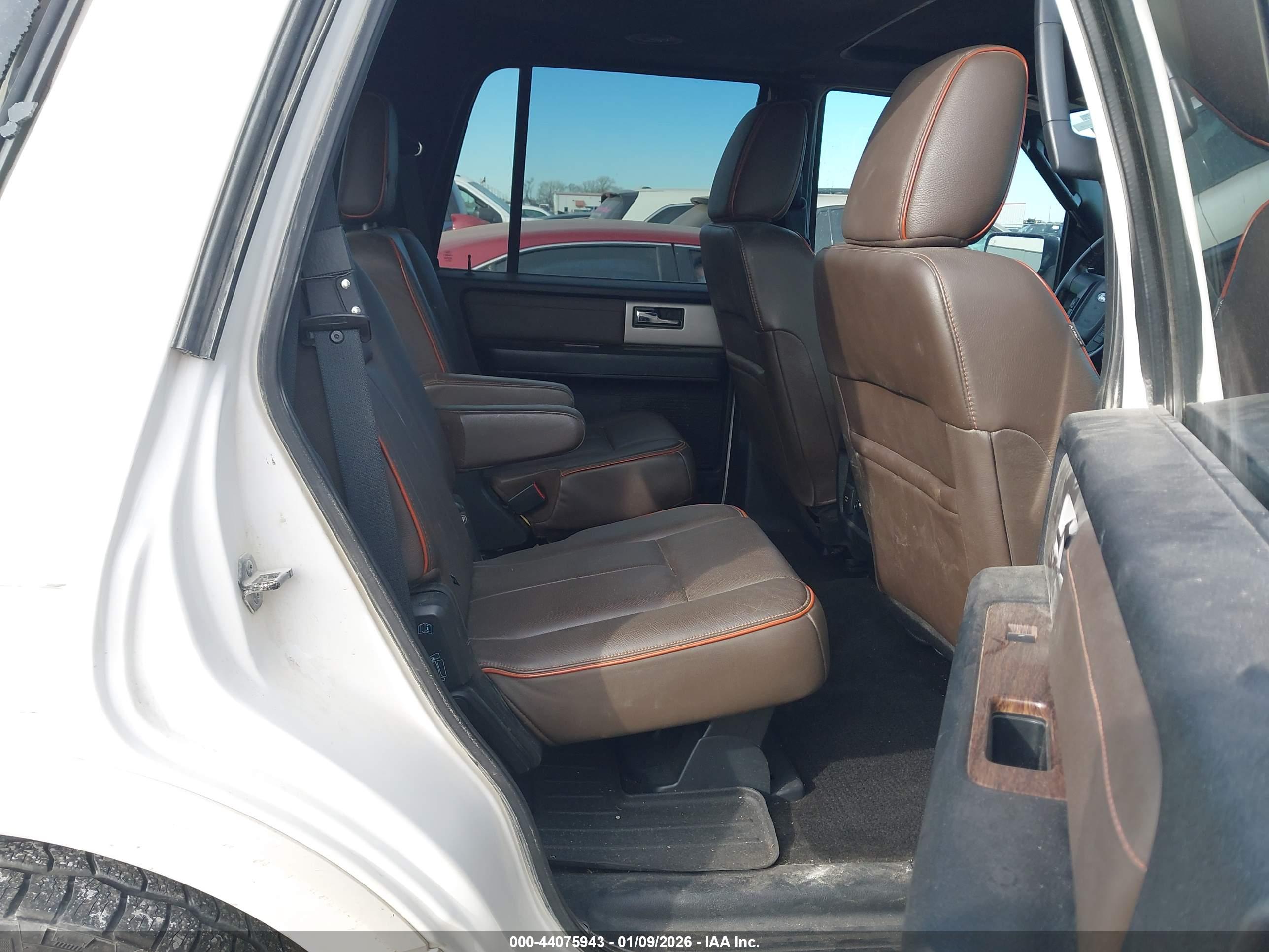 FORD EXPEDITION image 8
