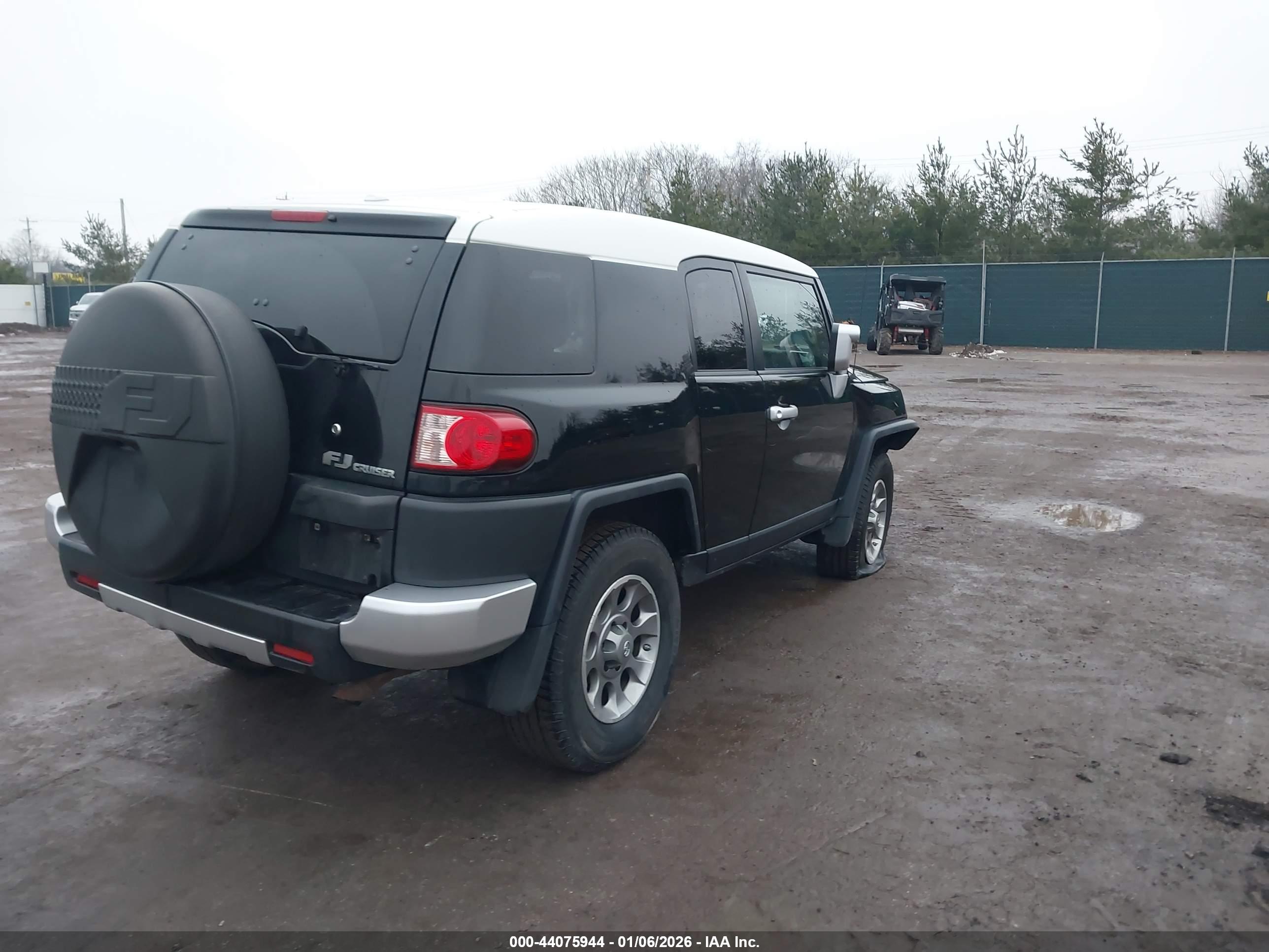 TOYOTA FJ image 4