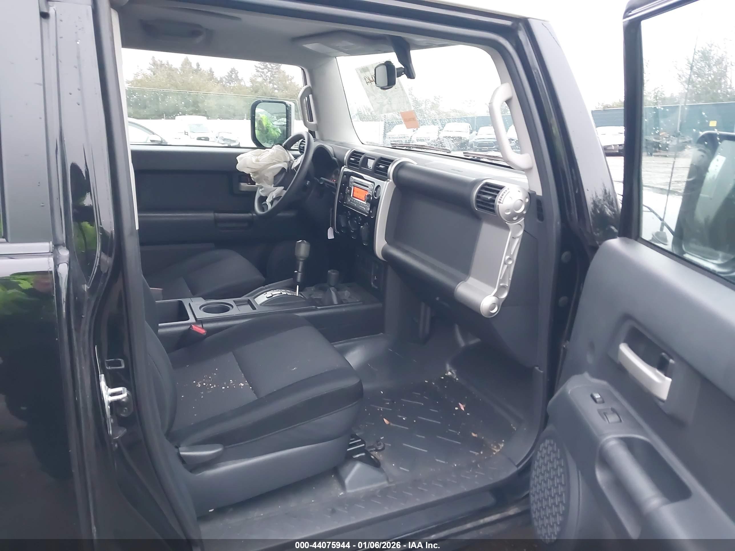 TOYOTA FJ image 5