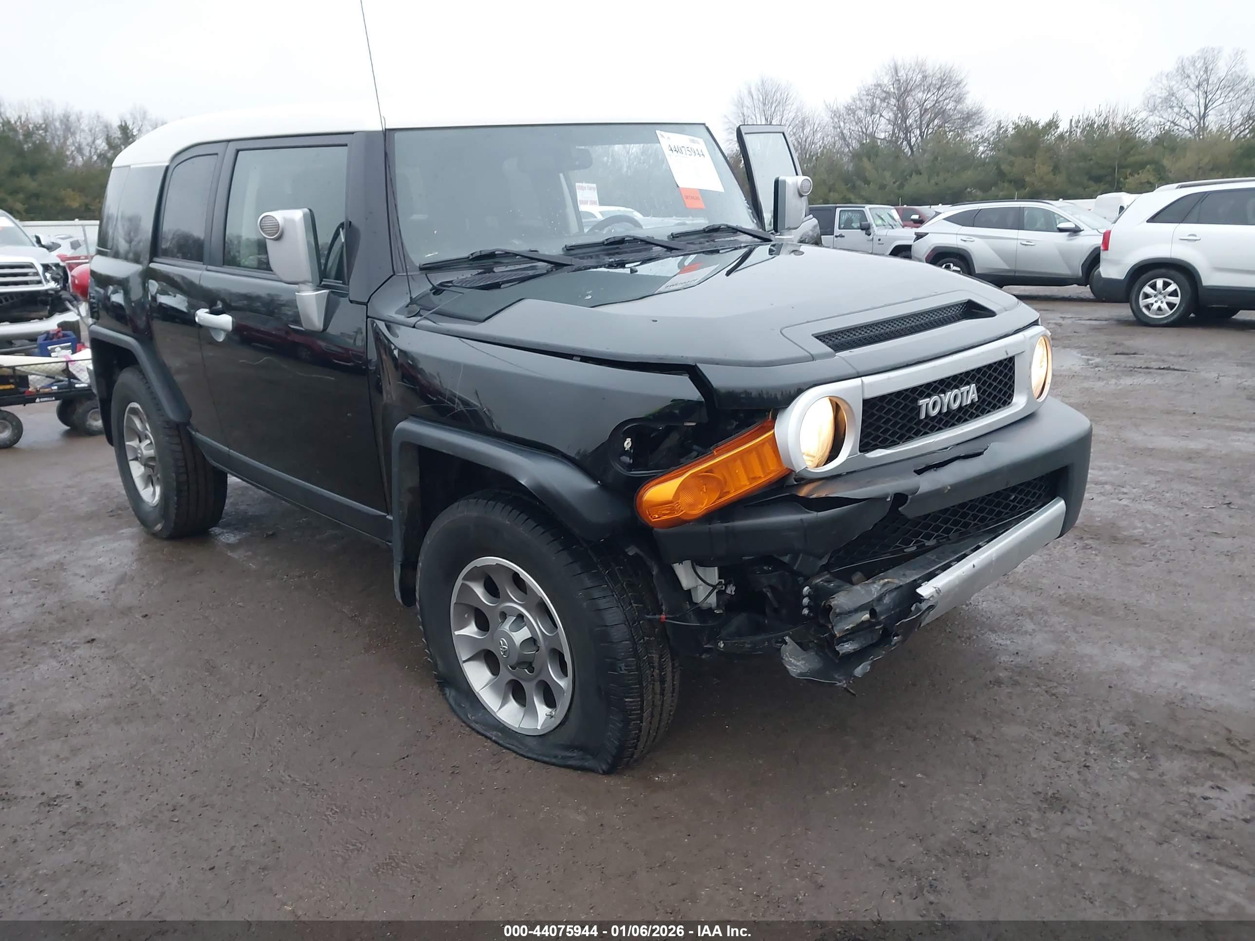 TOYOTA FJ image 6