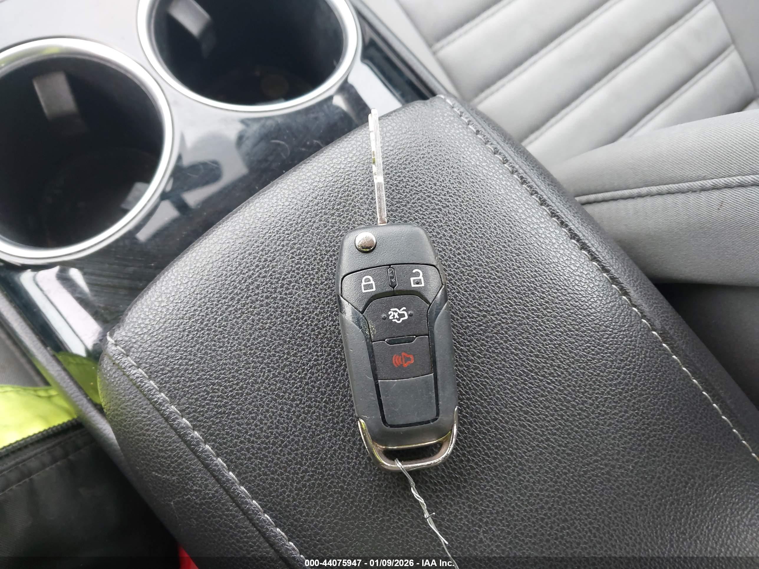 FORD FUSION image 11