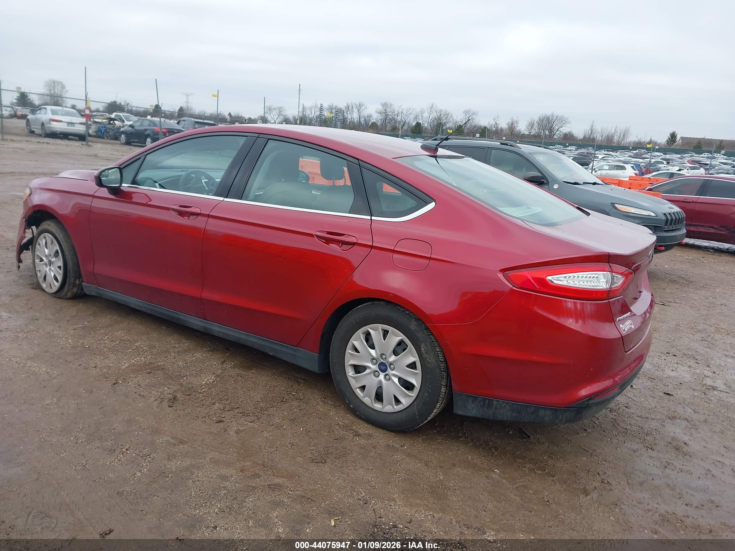 FORD FUSION image 3