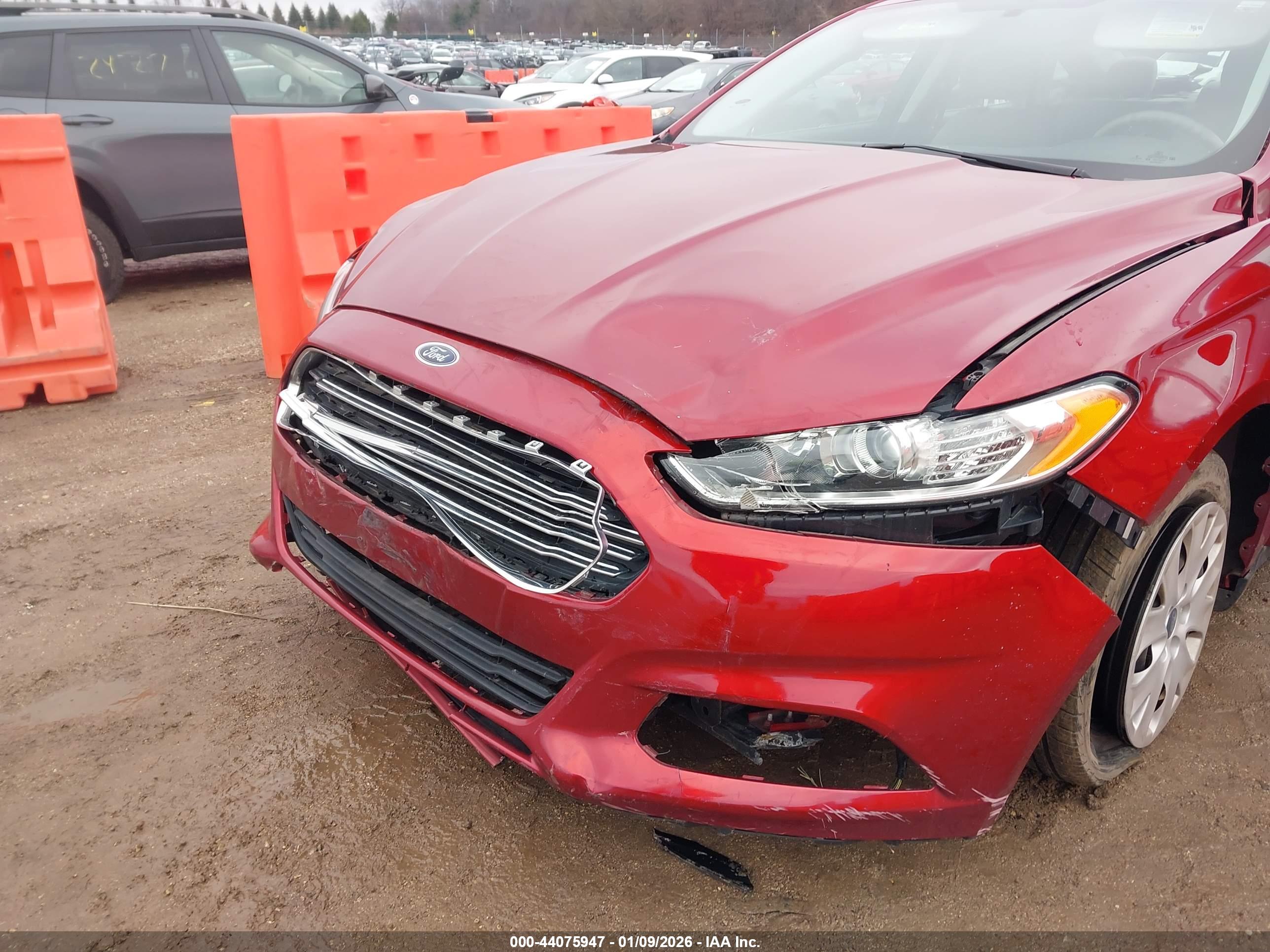 FORD FUSION image 6
