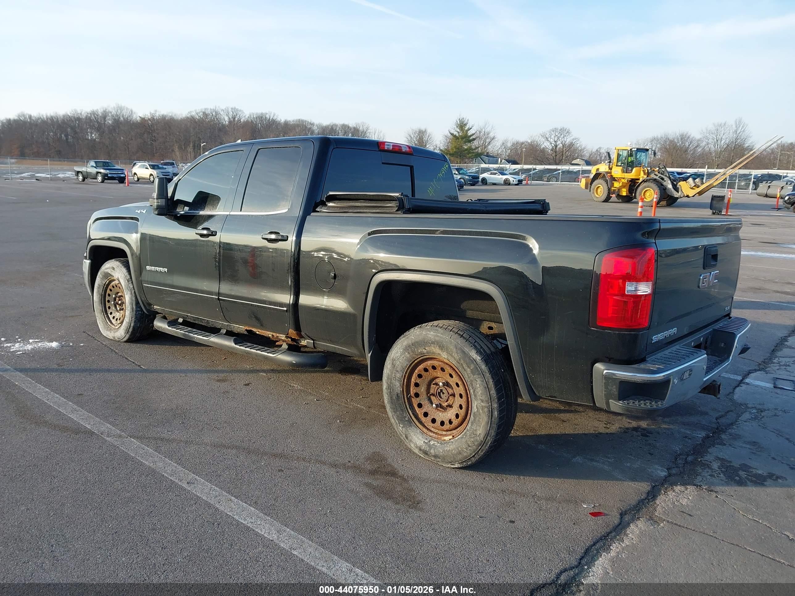 GMC SIERRA image 3