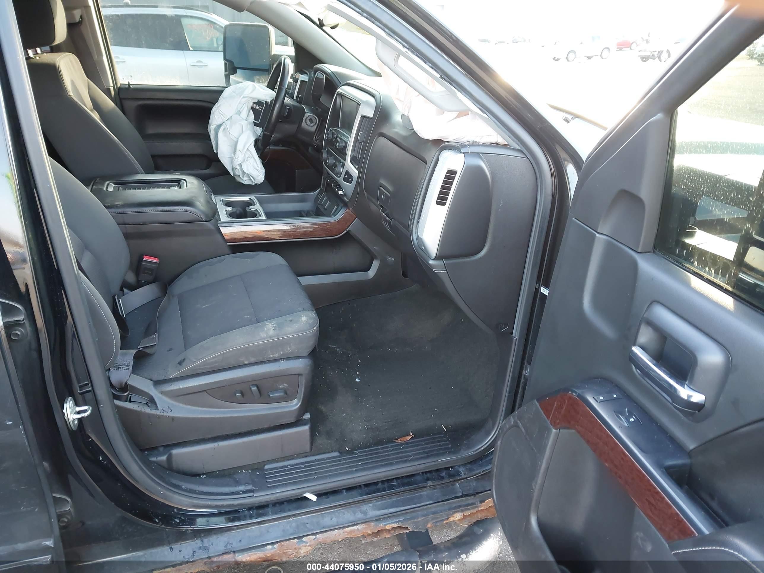 GMC SIERRA image 5
