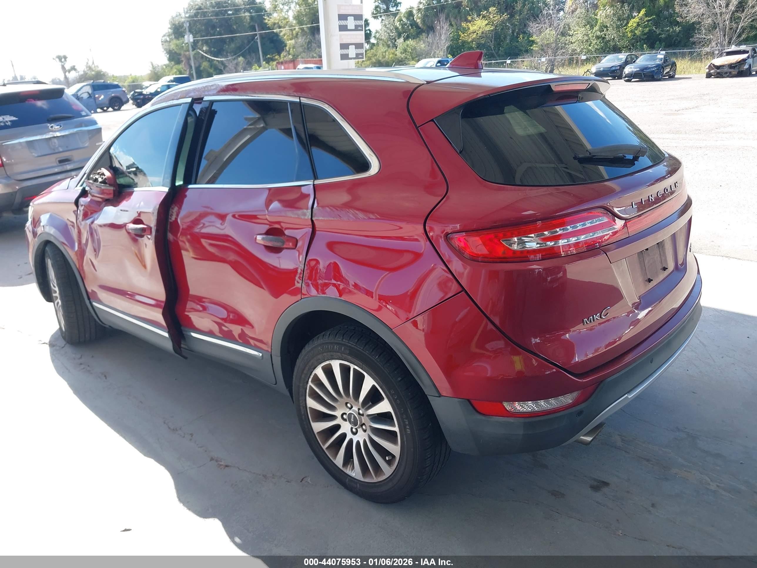 LINCOLN MKC image 3
