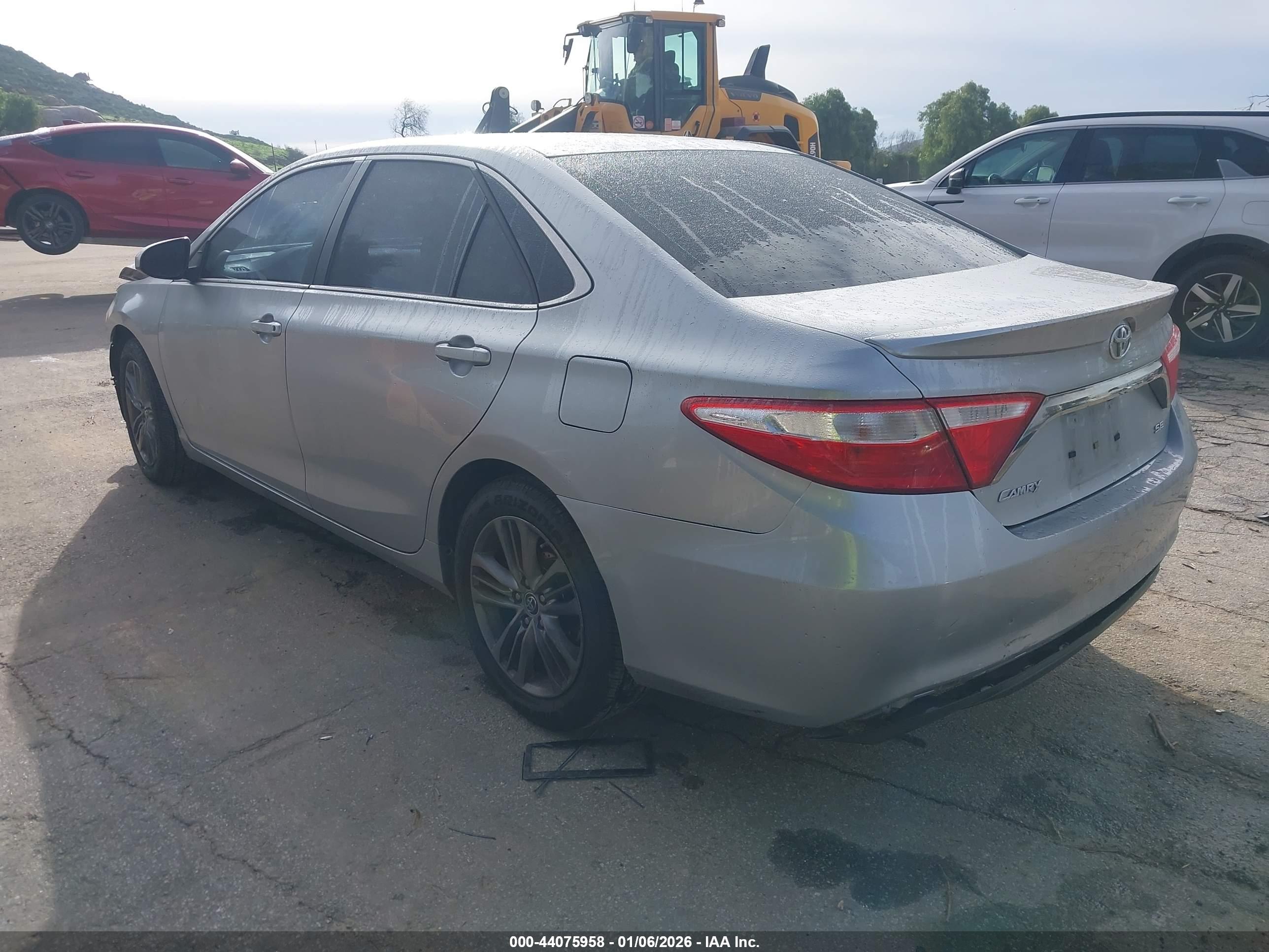 TOYOTA CAMRY image 3