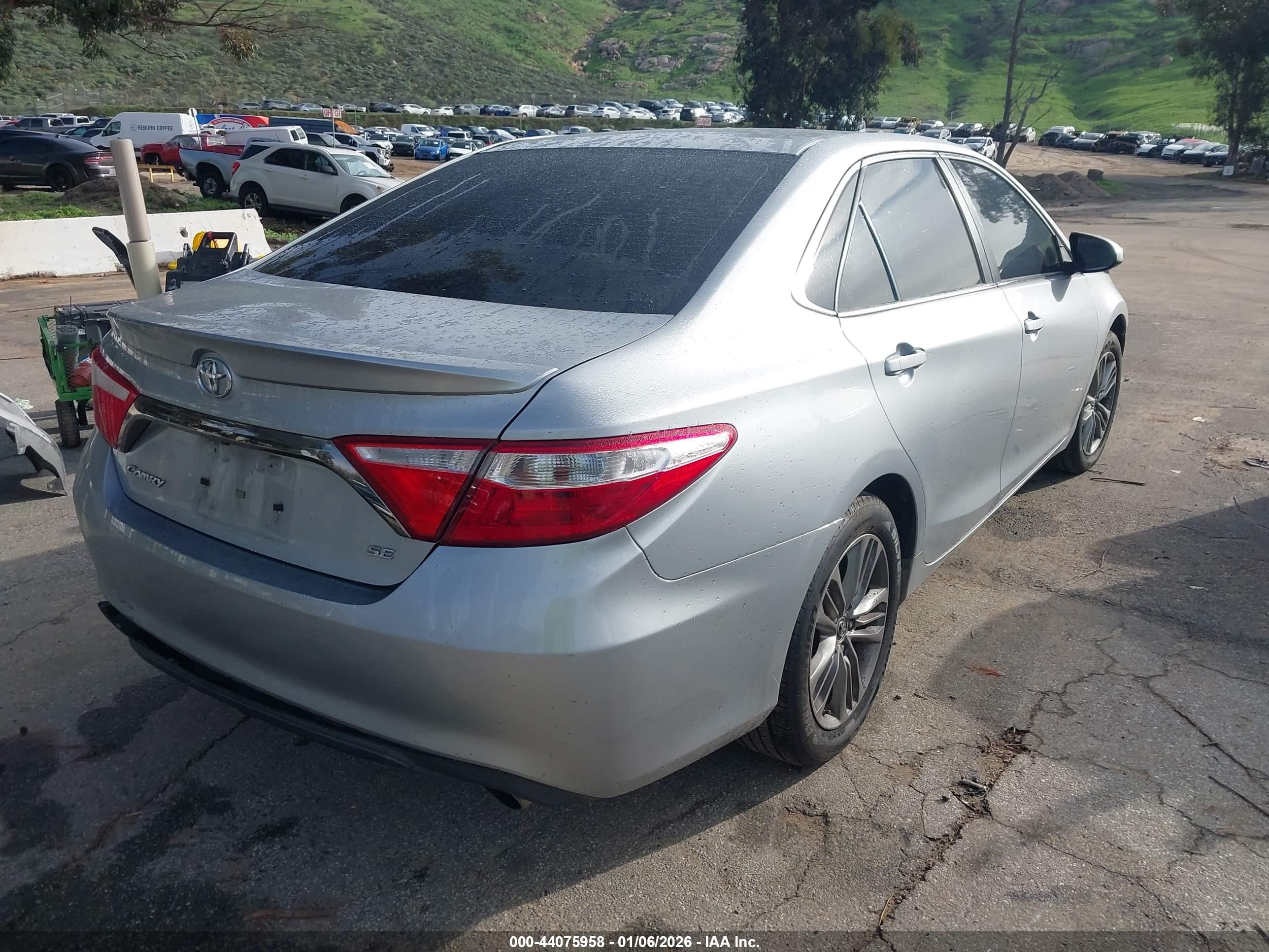 TOYOTA CAMRY image 4