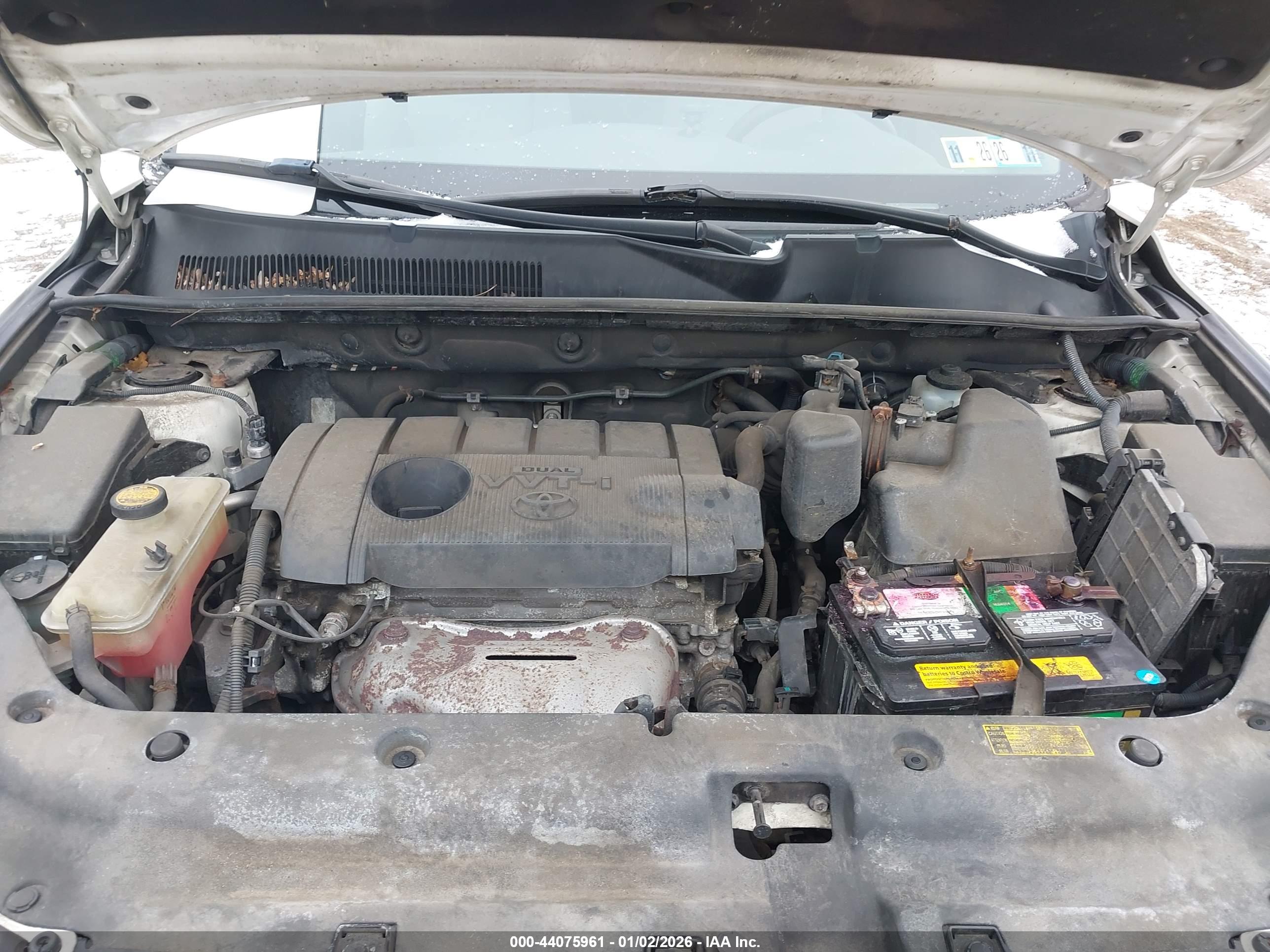 TOYOTA RAV4 image 10