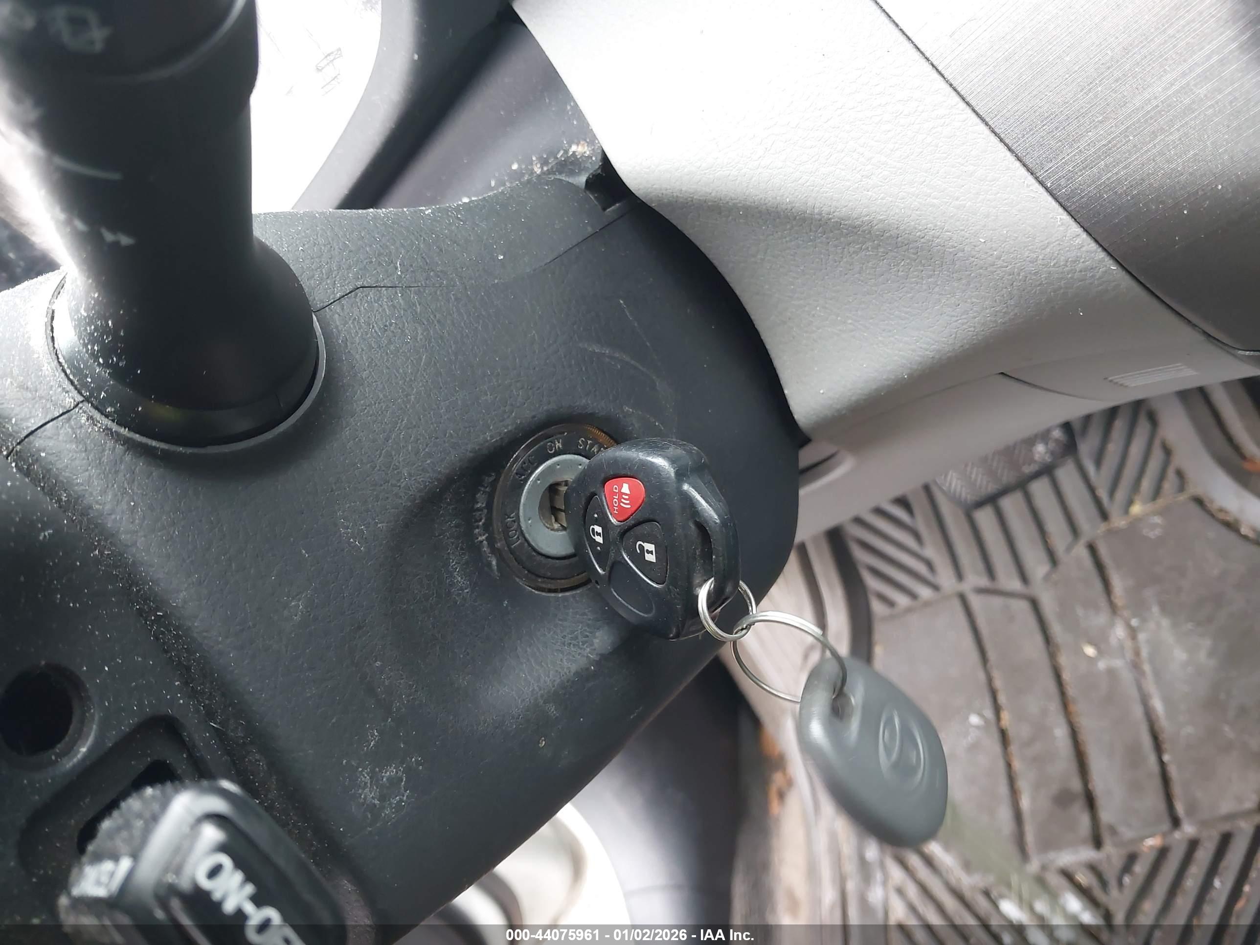 TOYOTA RAV4 image 11