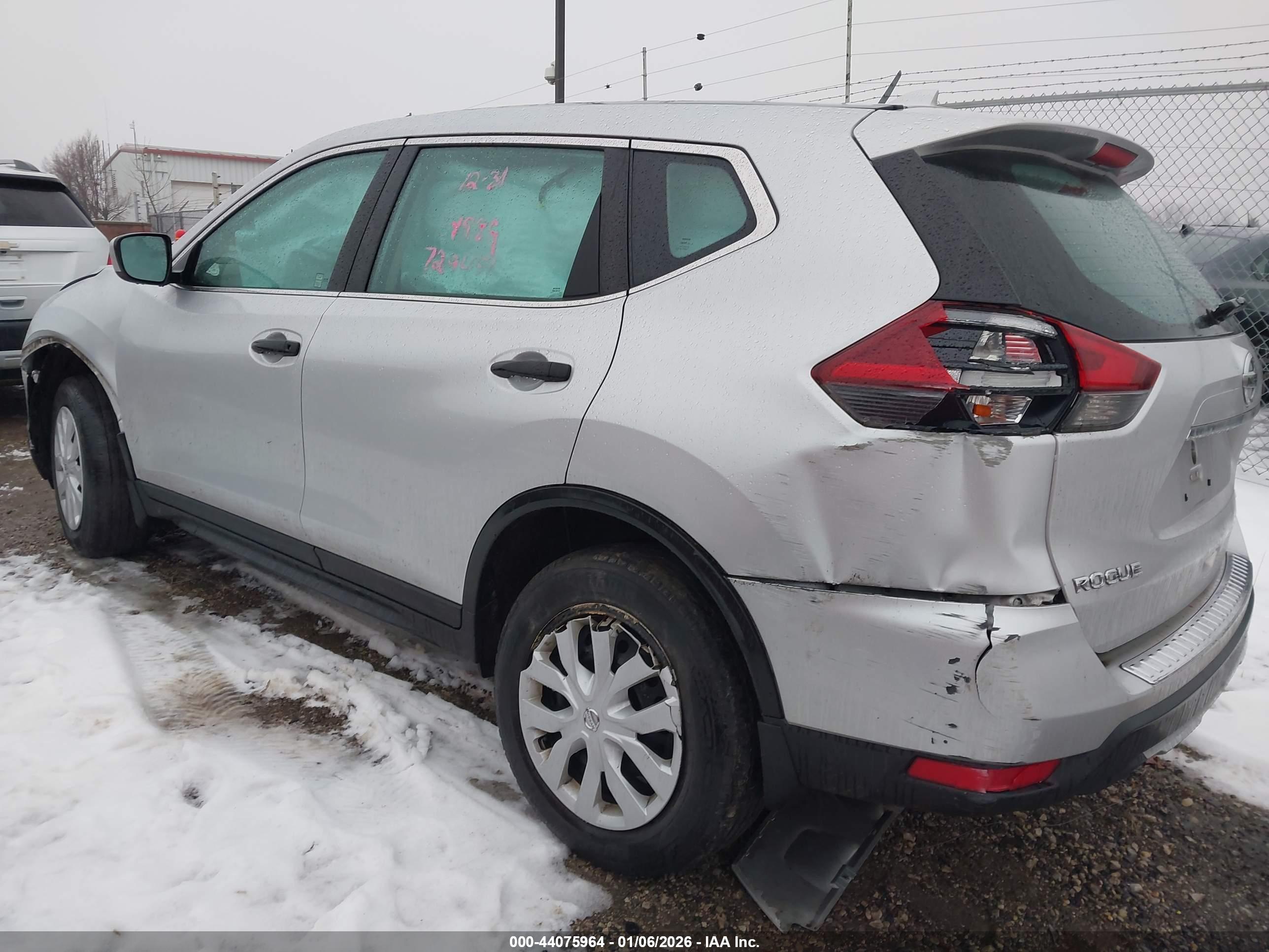 NISSAN ROGUE image 3