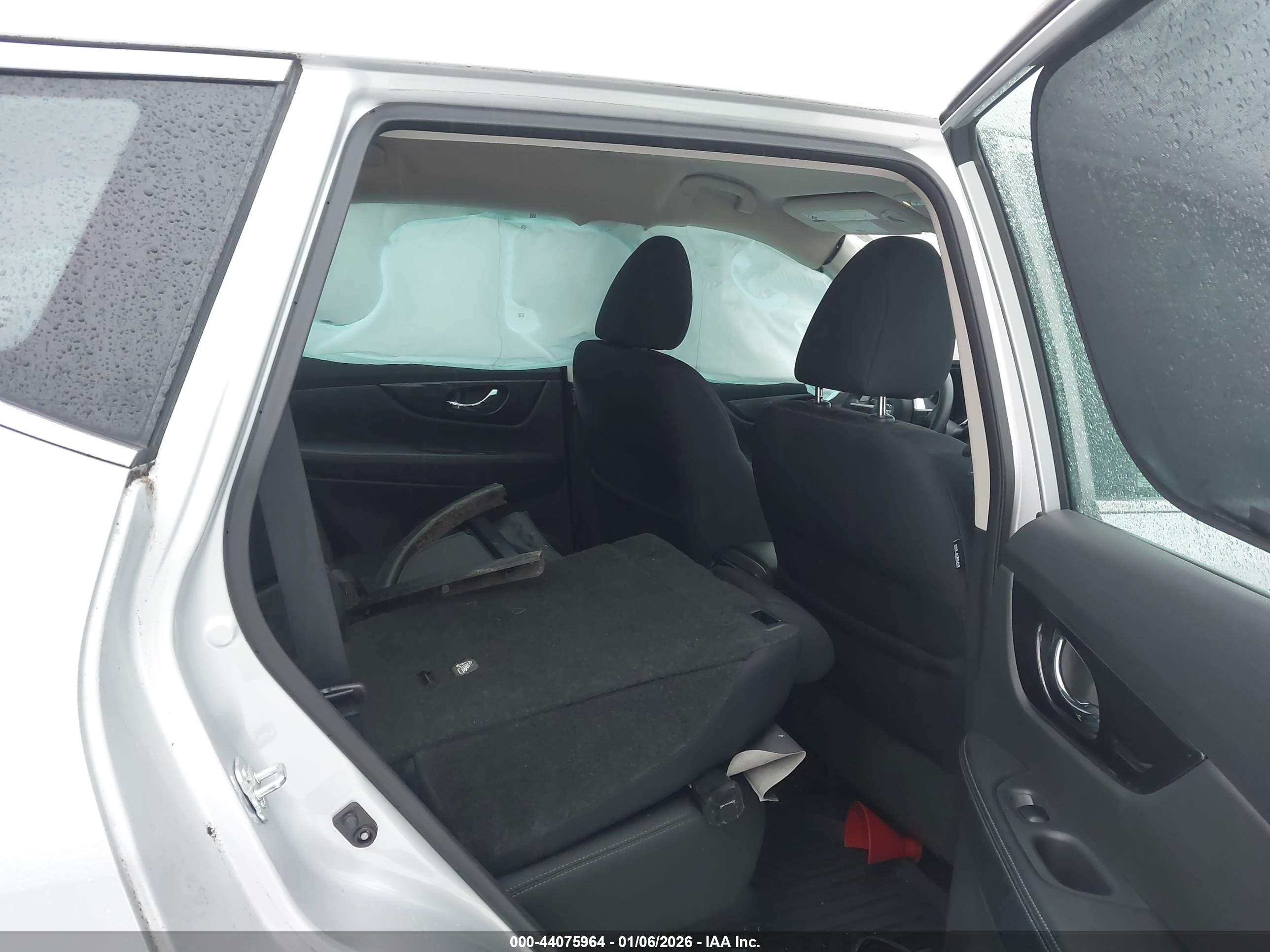 NISSAN ROGUE image 8