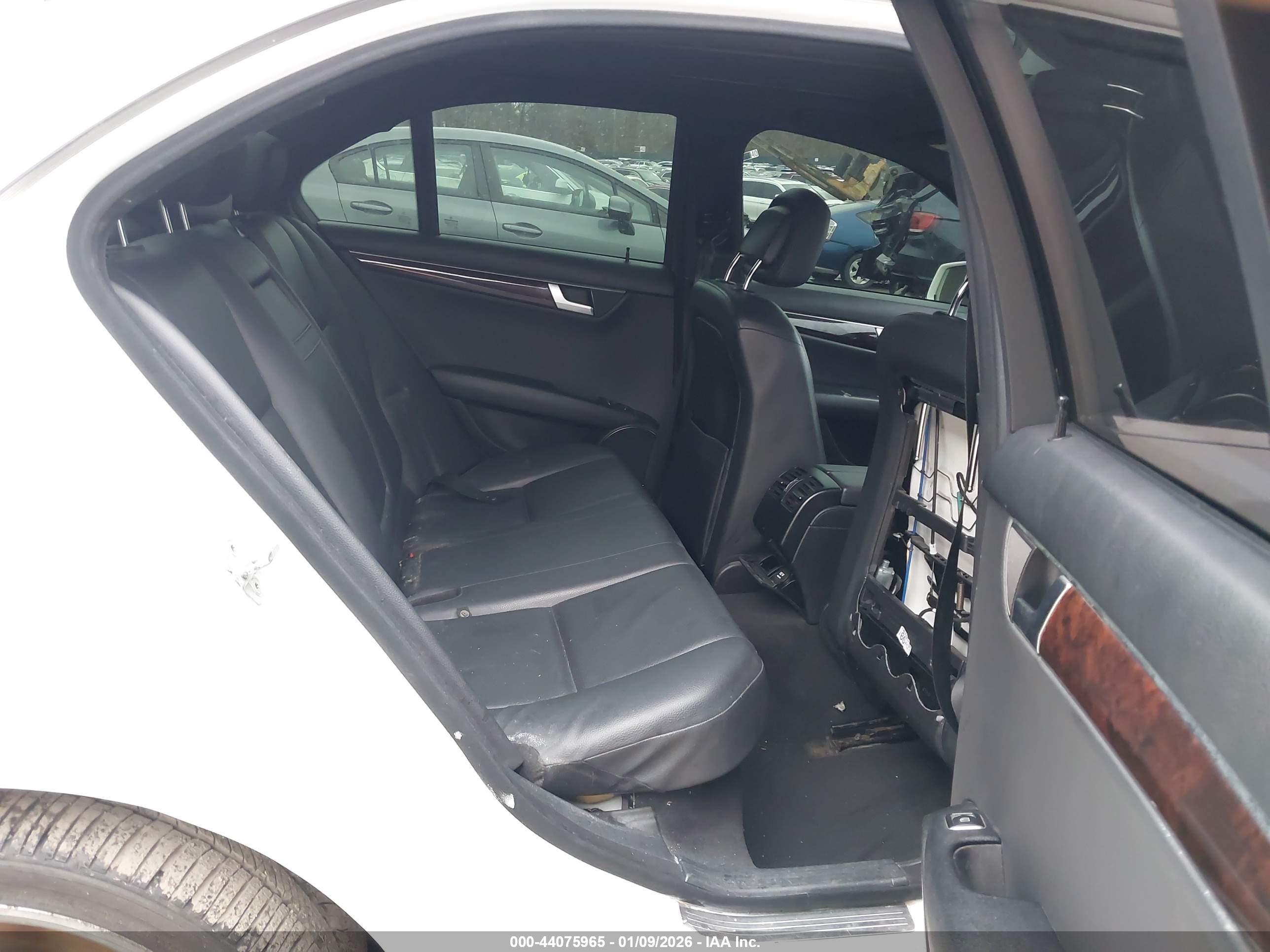 MERCEDES-BENZ C image 8