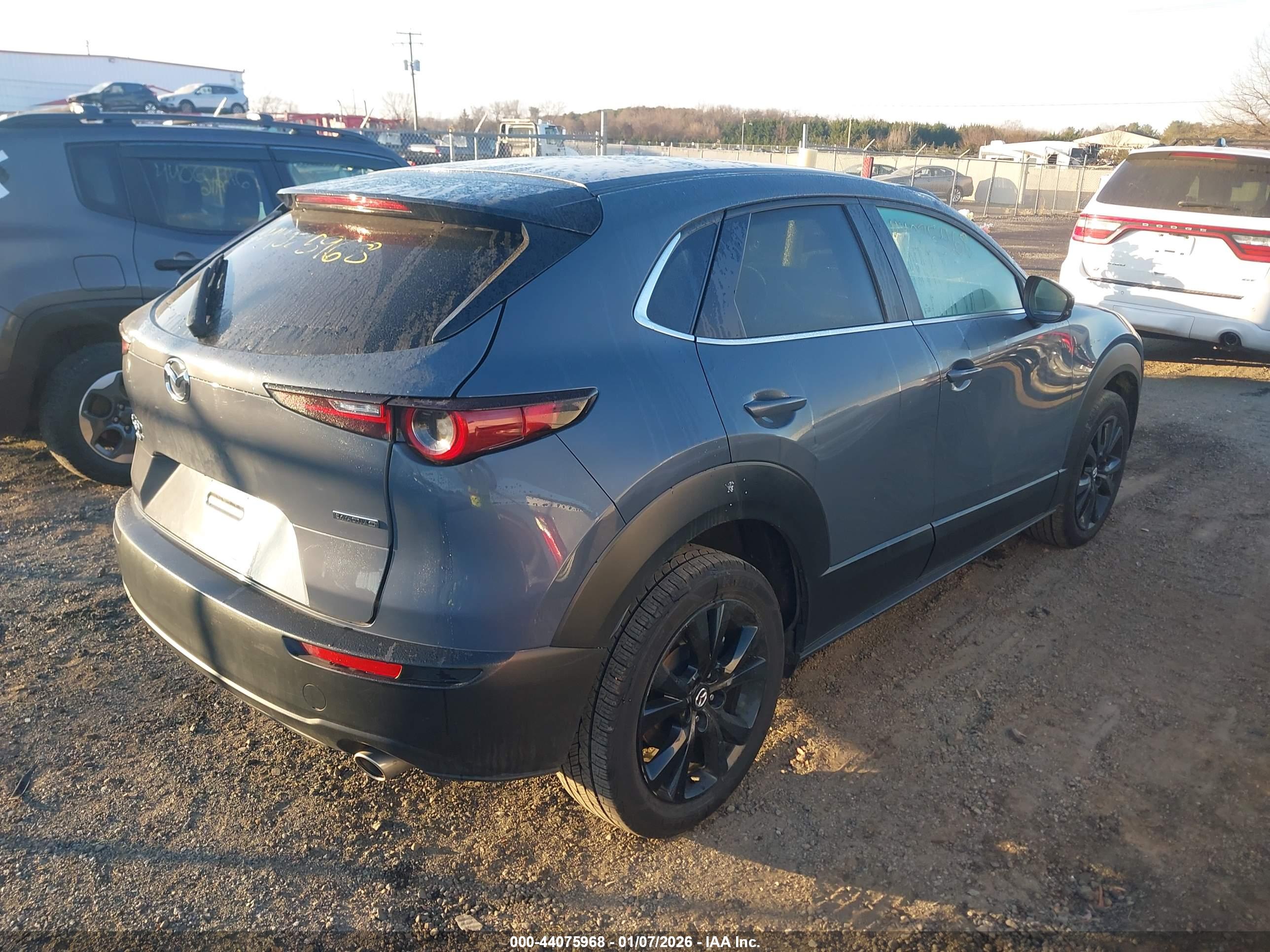 MAZDA CX-30 image 4