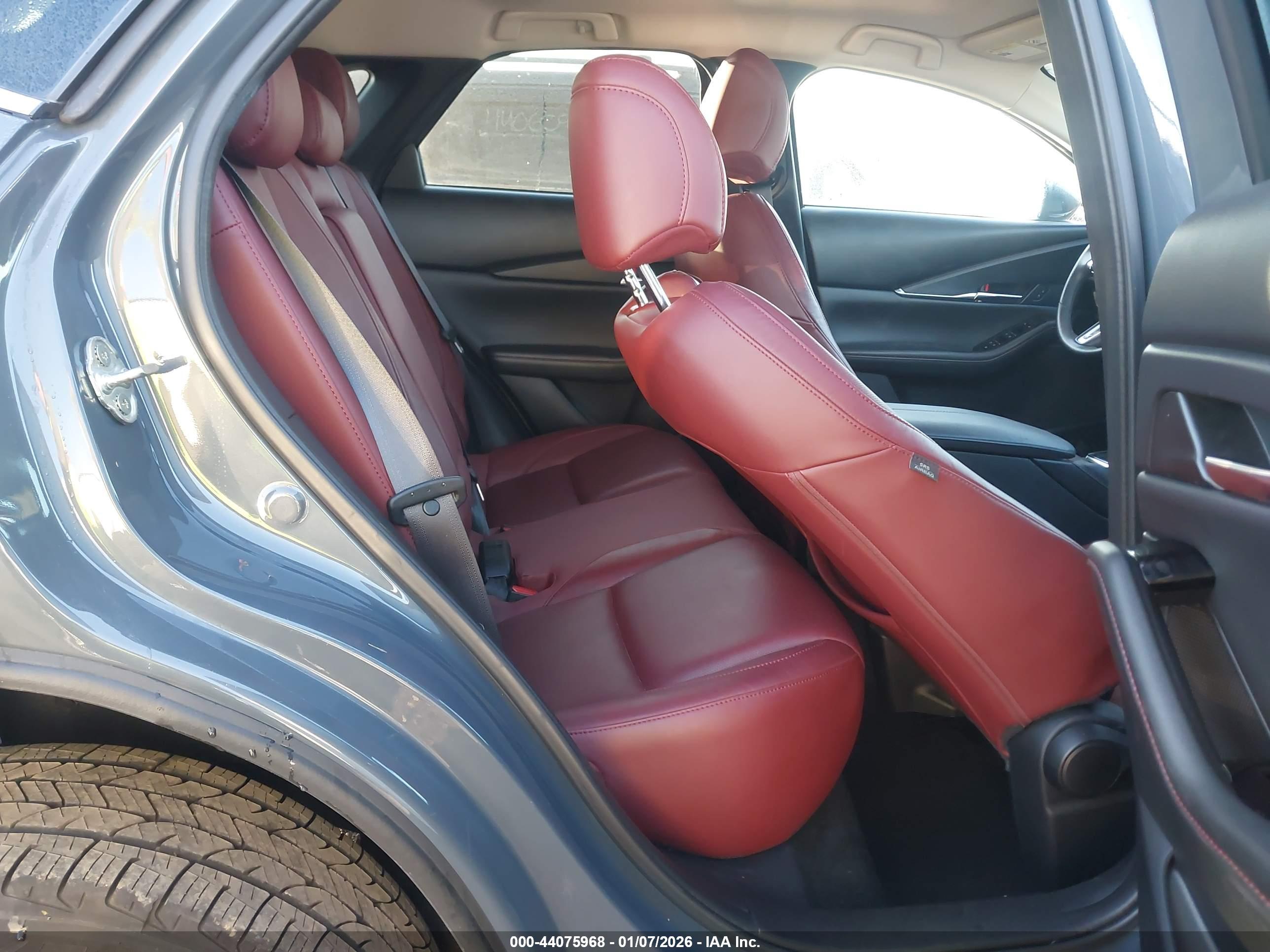 MAZDA CX-30 image 8