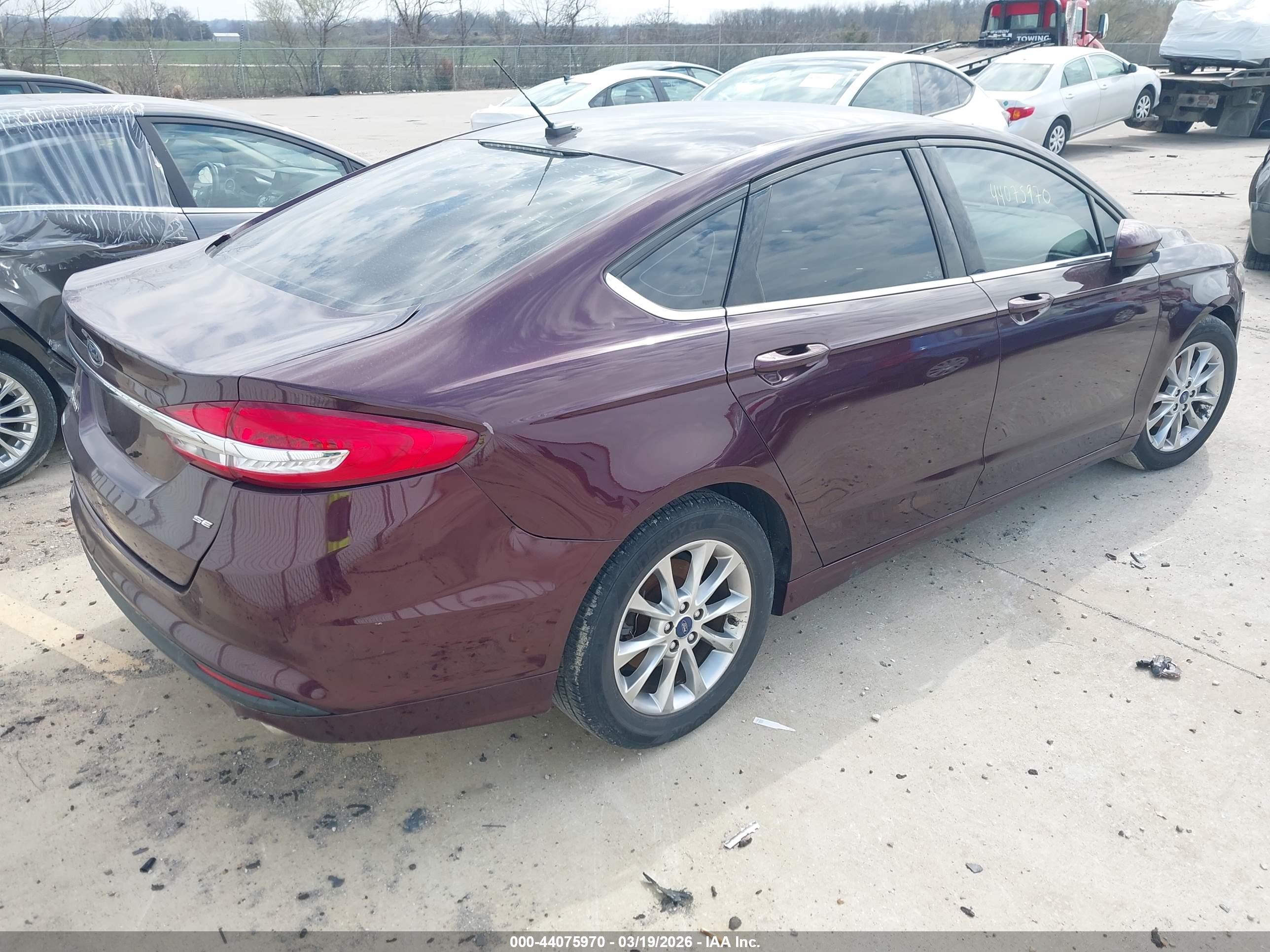 FORD FUSION image 4